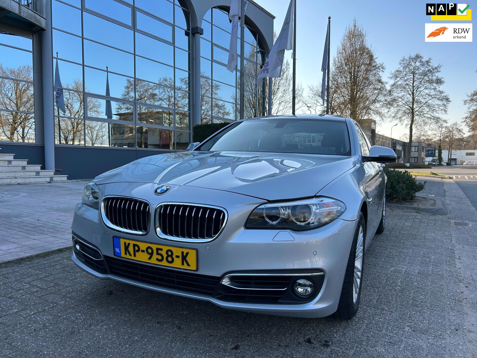 BMW 5-serie 520i Luxury Edition aut /leer/schuifd,166889 km