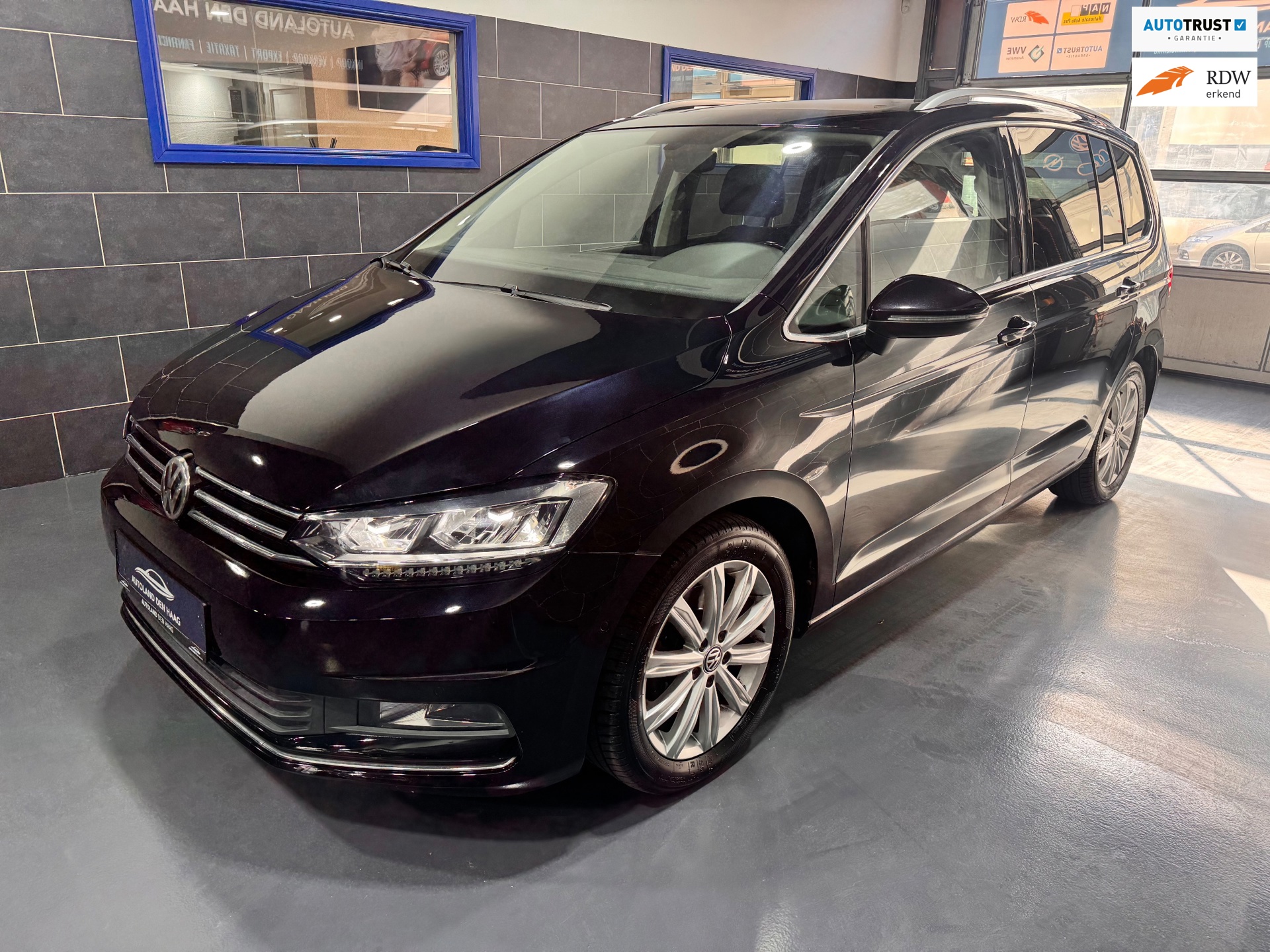 Volkswagen Touran 1.4 TSI - 7p - DSG - PANO - CARPLAY - CAMERA - Elektr. Kofferbak - Auto. Parkeren - NW. APK