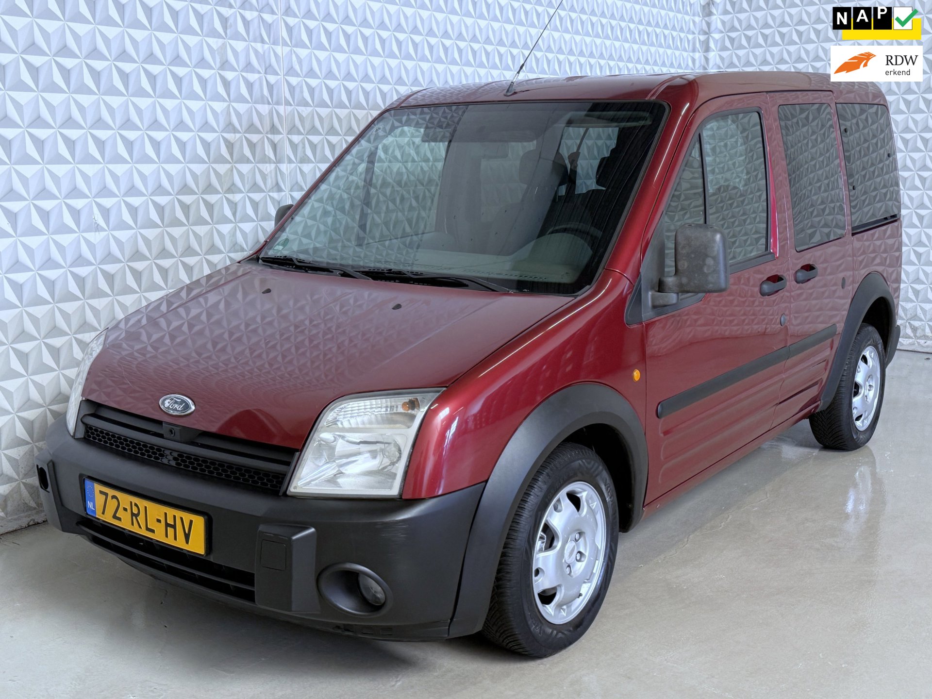 Ford Tourneo Connect 1.8-16V AIRCO *2 X SCHUIFDEUR!* én TREKHAAK (2005)