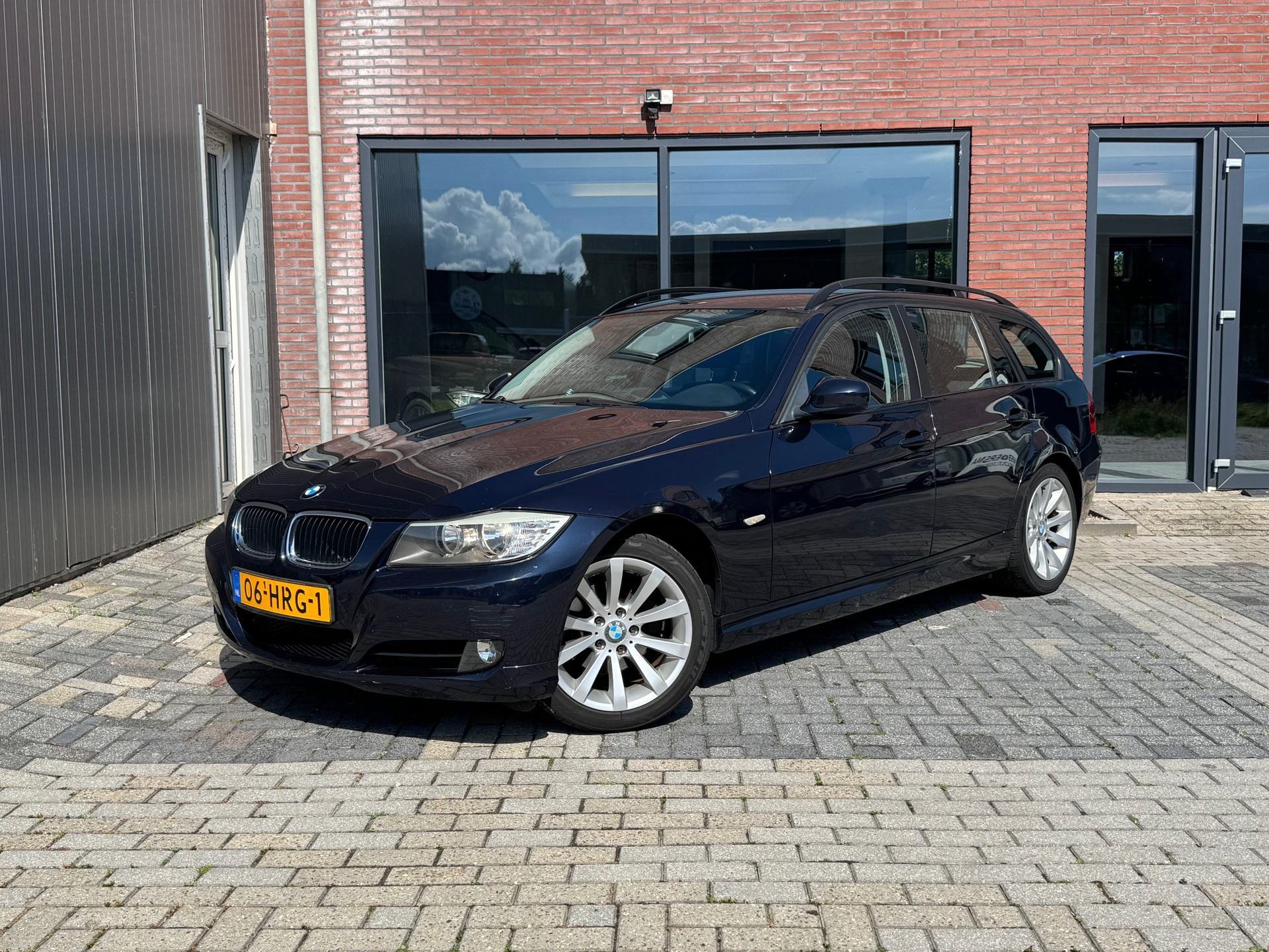 BMW 3-serie Touring 318i Business Line LCI | 07-2027 APK | Navi | Clima | Cruise |