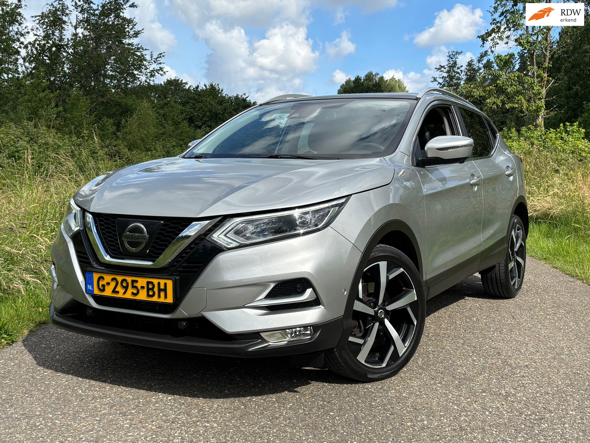 Nissan Qashqai 1.2 N-Connecta Aut/Camera/Pano/19''