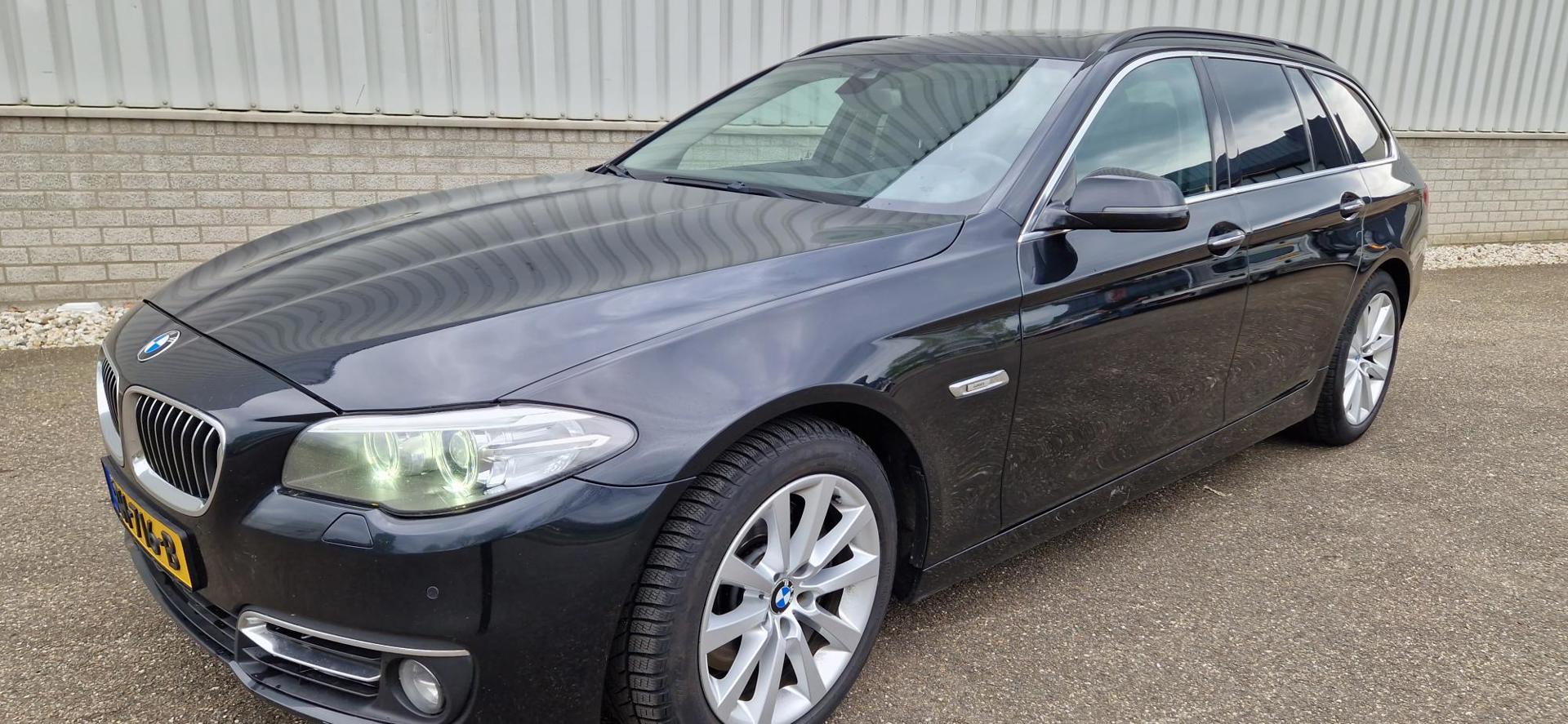 BMW 5-serie Touring 530d Luxury Edition LET OP MOTORSCHADE !!!!!