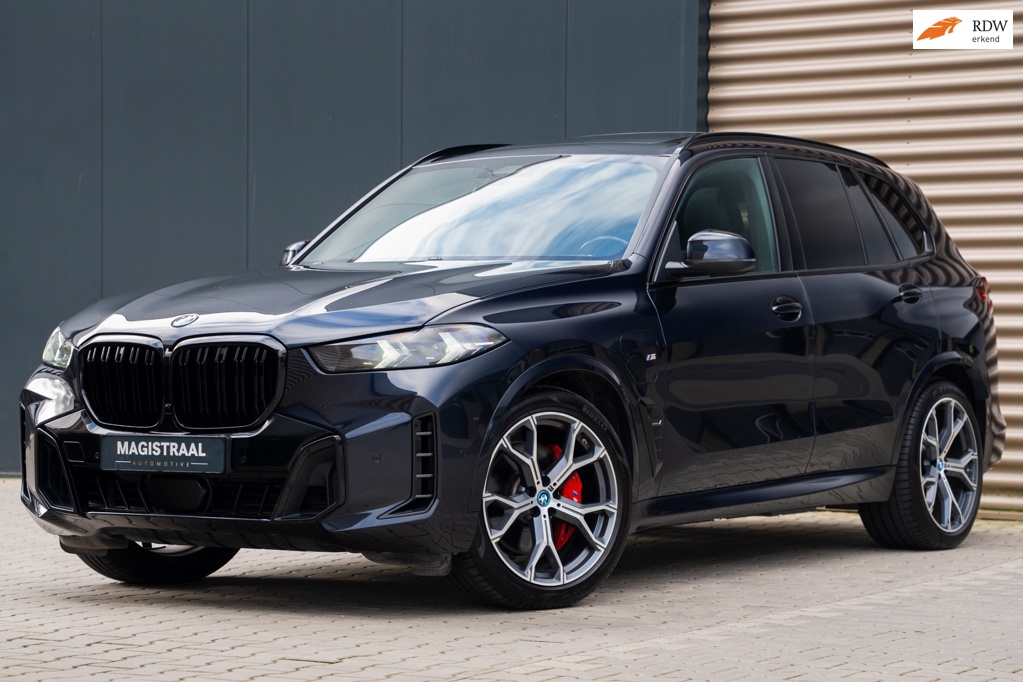 BMW X5 xDrive 50e | M-sport | Pano | 490 pk | Trekhaak | Stoelverwarming | Sfeerverlichting