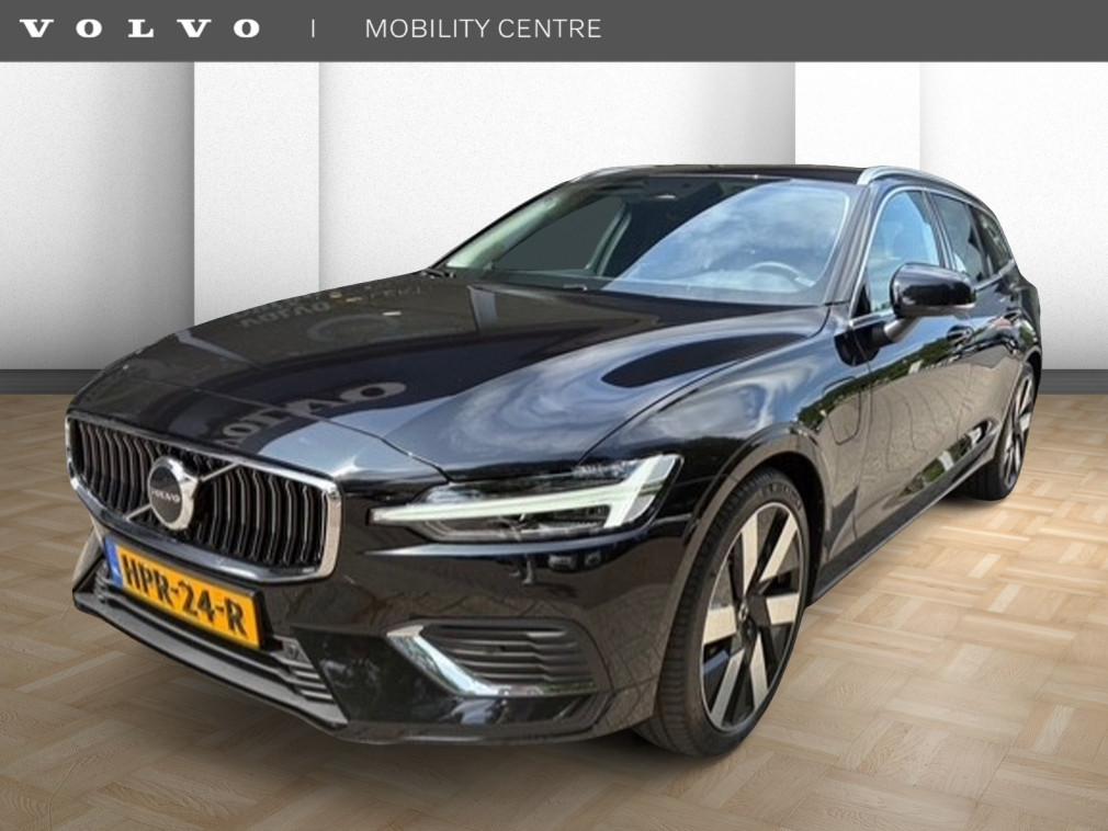 Volvo V60 T6 AWD Essential | Parkeercamera | Verwarmbare stoelen |