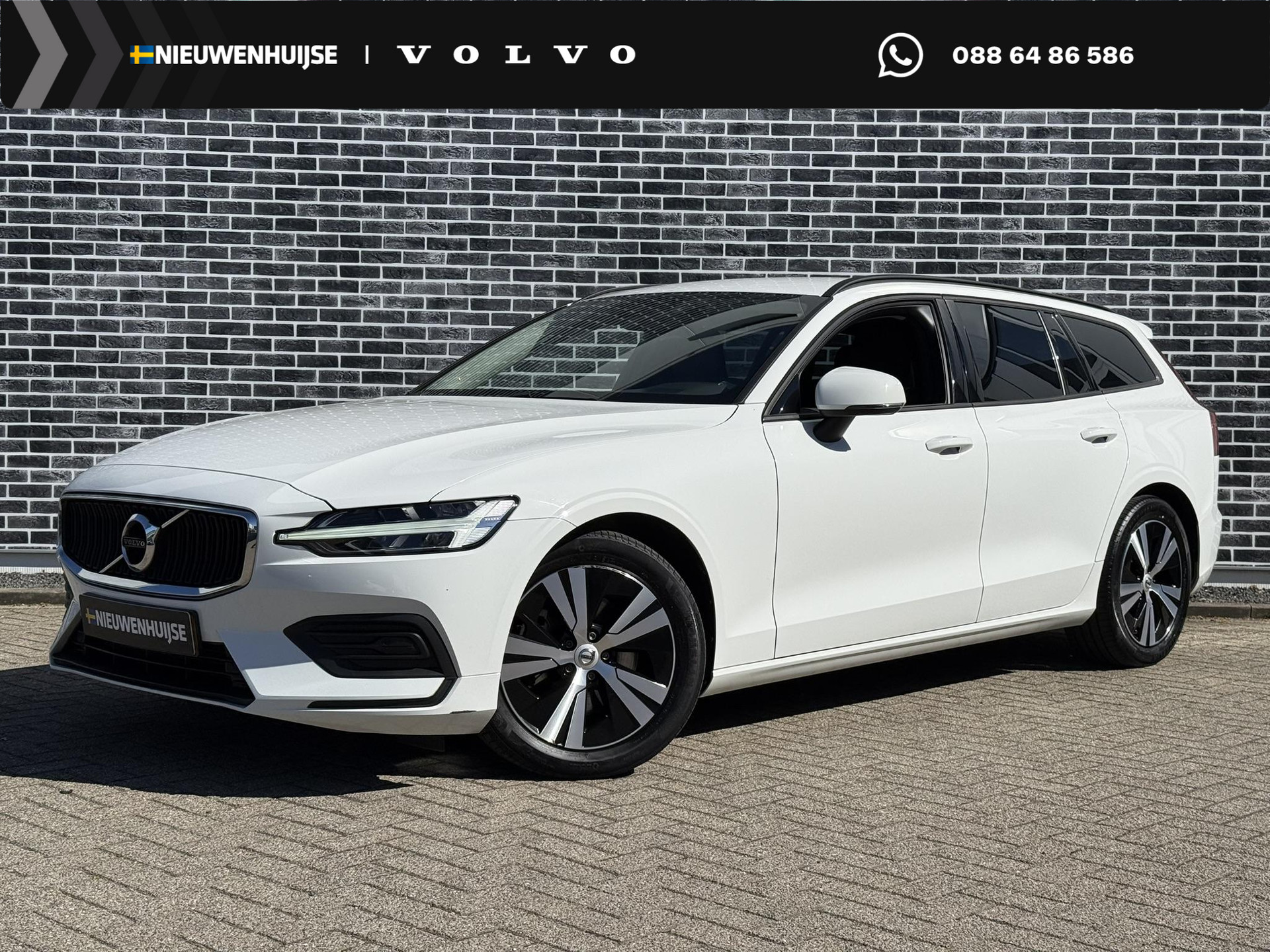 Volvo V60 2.0 B3 Momentum Advantage