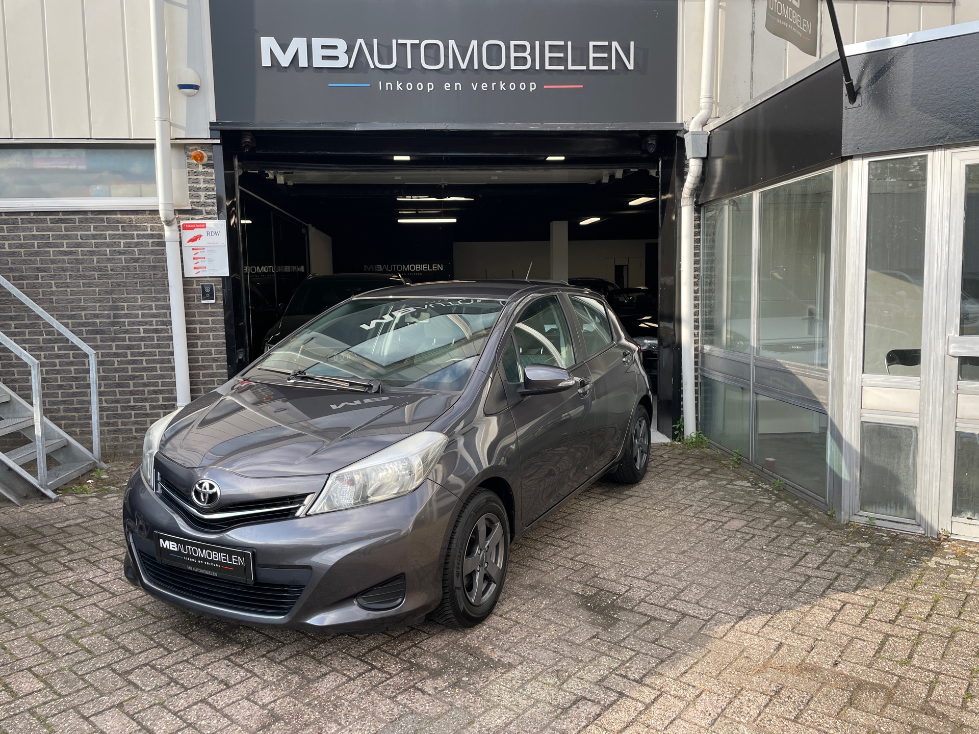 Toyota Yaris 1.0 VVT-i Aspiration/Navi/Camera-clima/2e Eigenaar/NAP/AKP!!