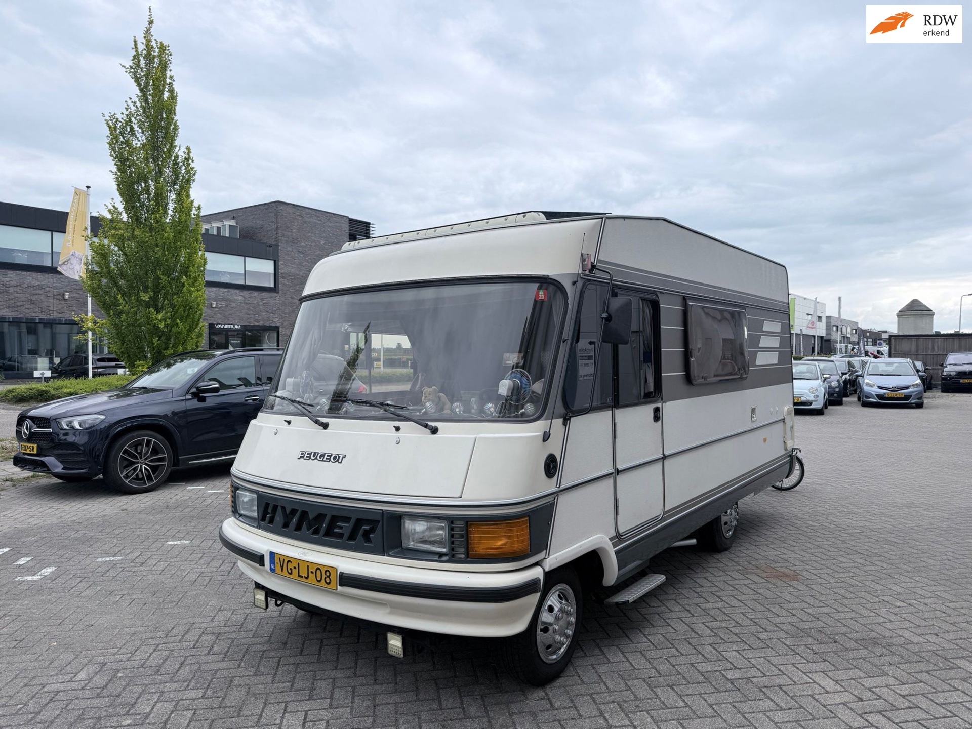 Peugeot J5 HYMERMOBIL CAMPER 2 JAAR APK!! NAVIGATIE/CAMERA/HEFBED/4 PEROONS/DOUCHE/KEUKEN/ZONNEPANELEN/CAPTAINCHAIRS/UNIEK ZO MOOI
