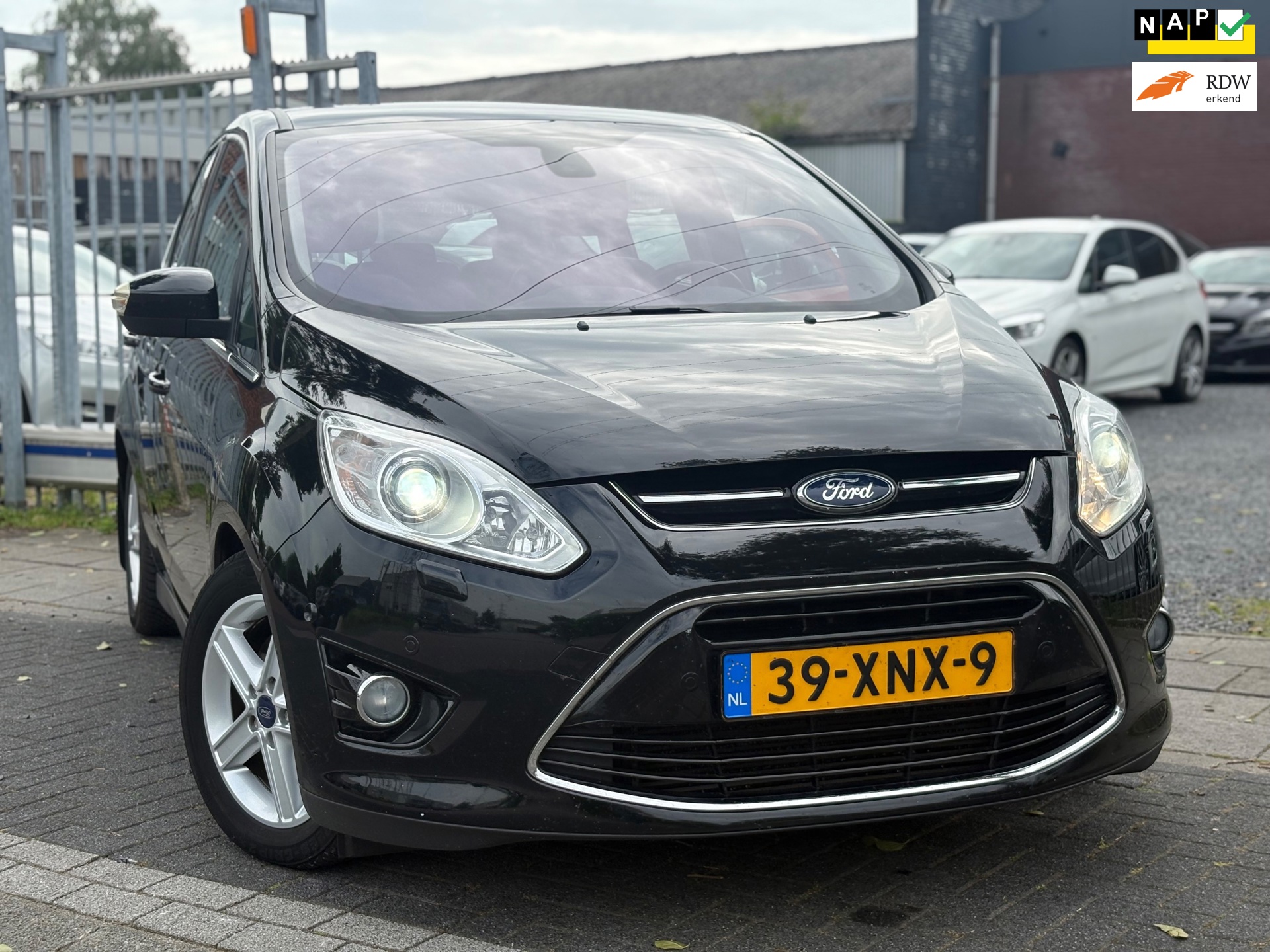 Ford C-Max 1.6 EcoBoost Titanium | Panoramadak | Trekhaak | Lederen bekleding | A.Camera | Xenon |