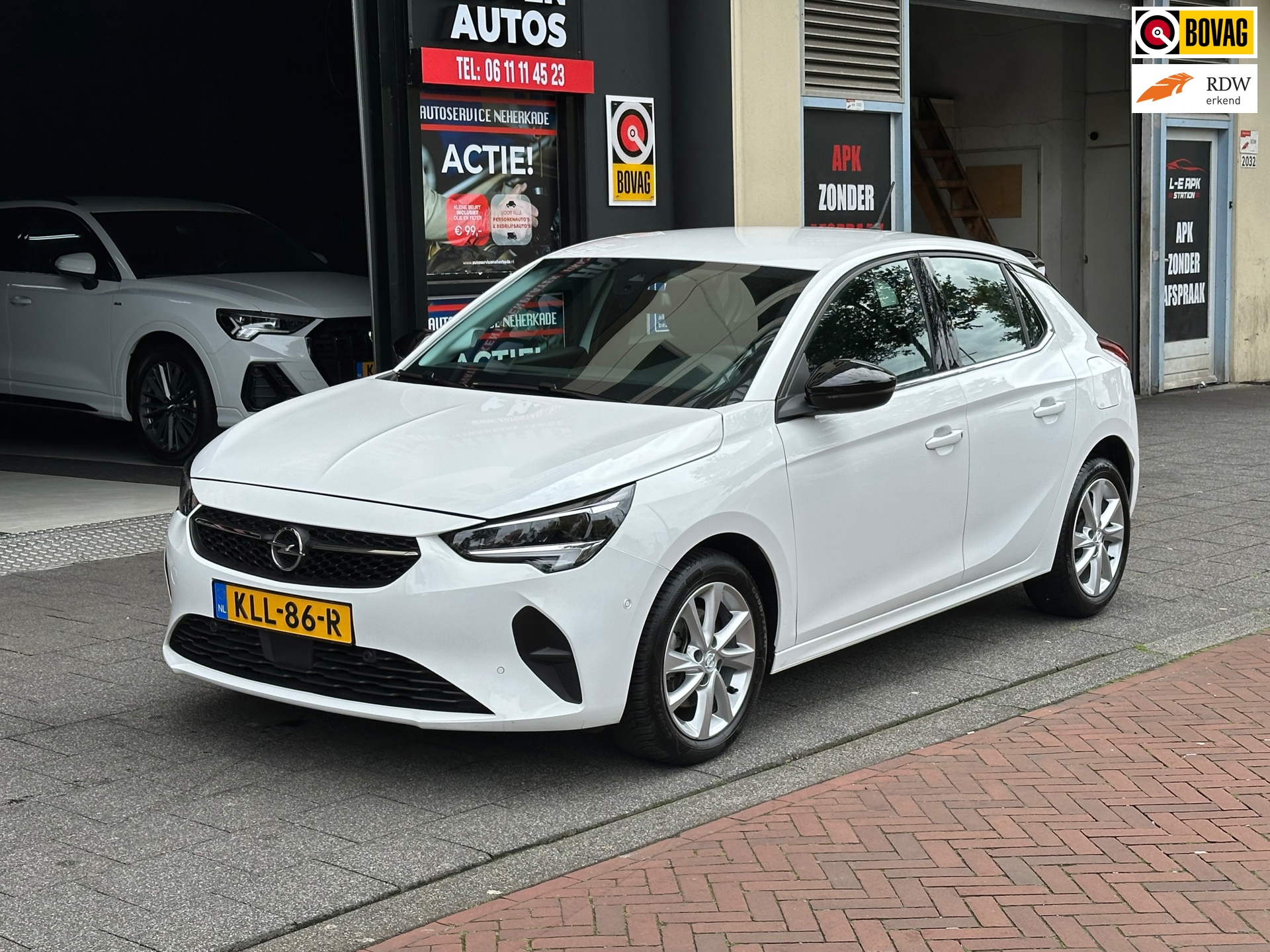 Opel CORSA 1.2 Elegance Aut Leer Airco Camera Carplay PDC