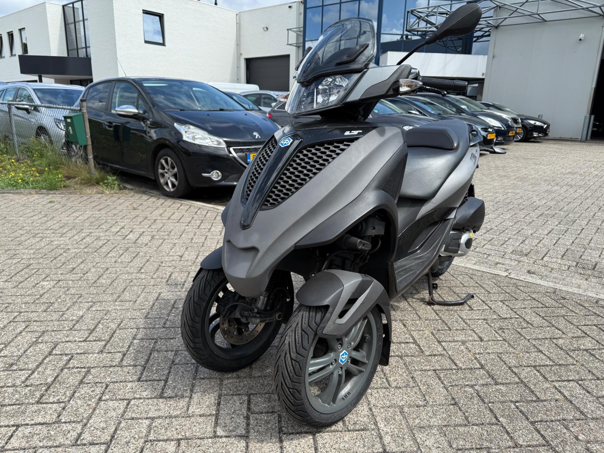 Piaggio Scooter 300 MP3 Yourban Vaste prijs niet onderhandelbaar.