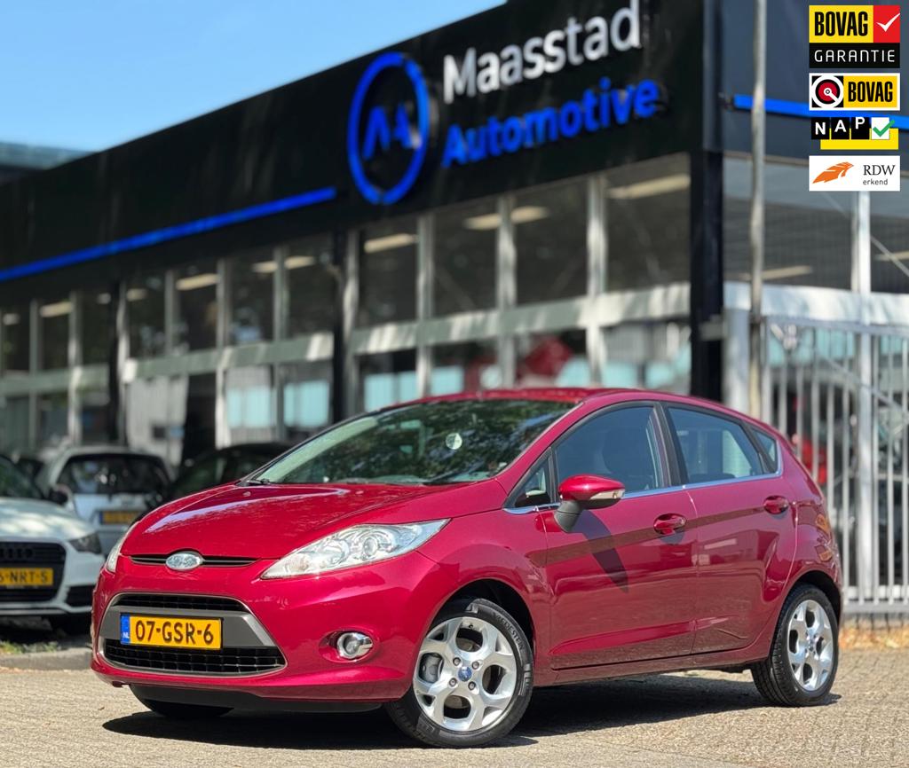 Ford Fiesta 1.25 Nieuwe APK Cruise Airco Xenon Park.sensoren LM velgen Luxe uitvoering!