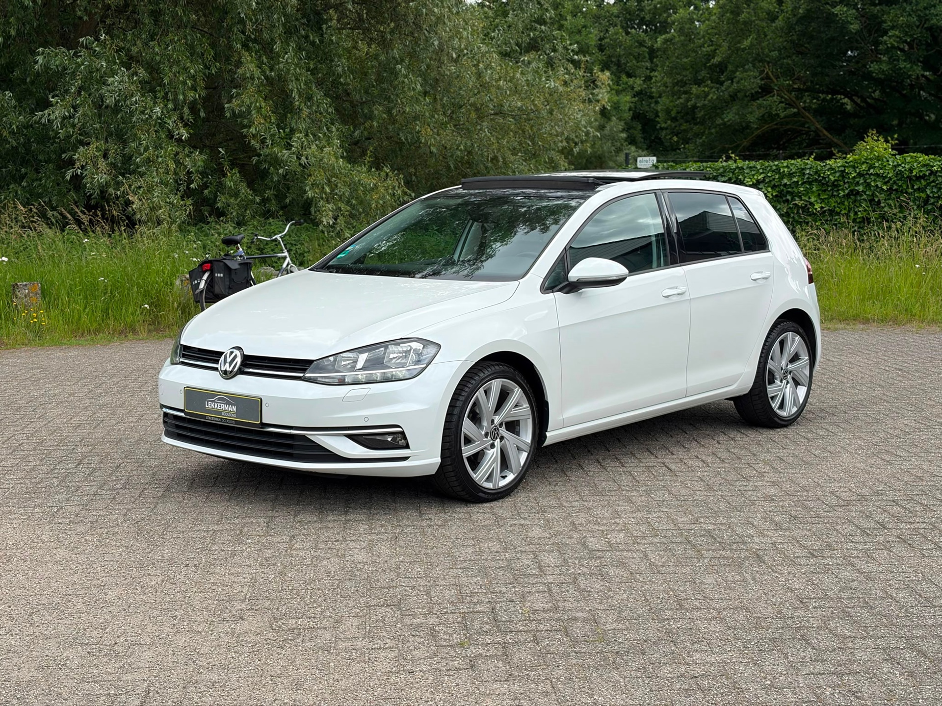Volkswagen Golf 1.0 TSI Highline PANO I NAVI I CLIMA I UNIEK I ZEER VOL I 6 BAK