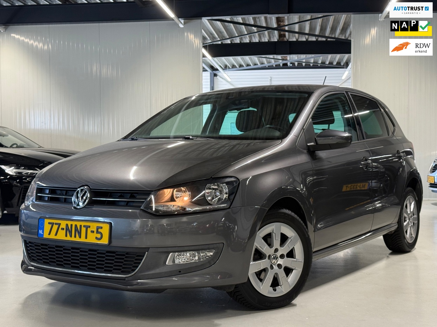 Volkswagen Polo 1.4-16V 86PK Highline Automaat|Navigatie!!