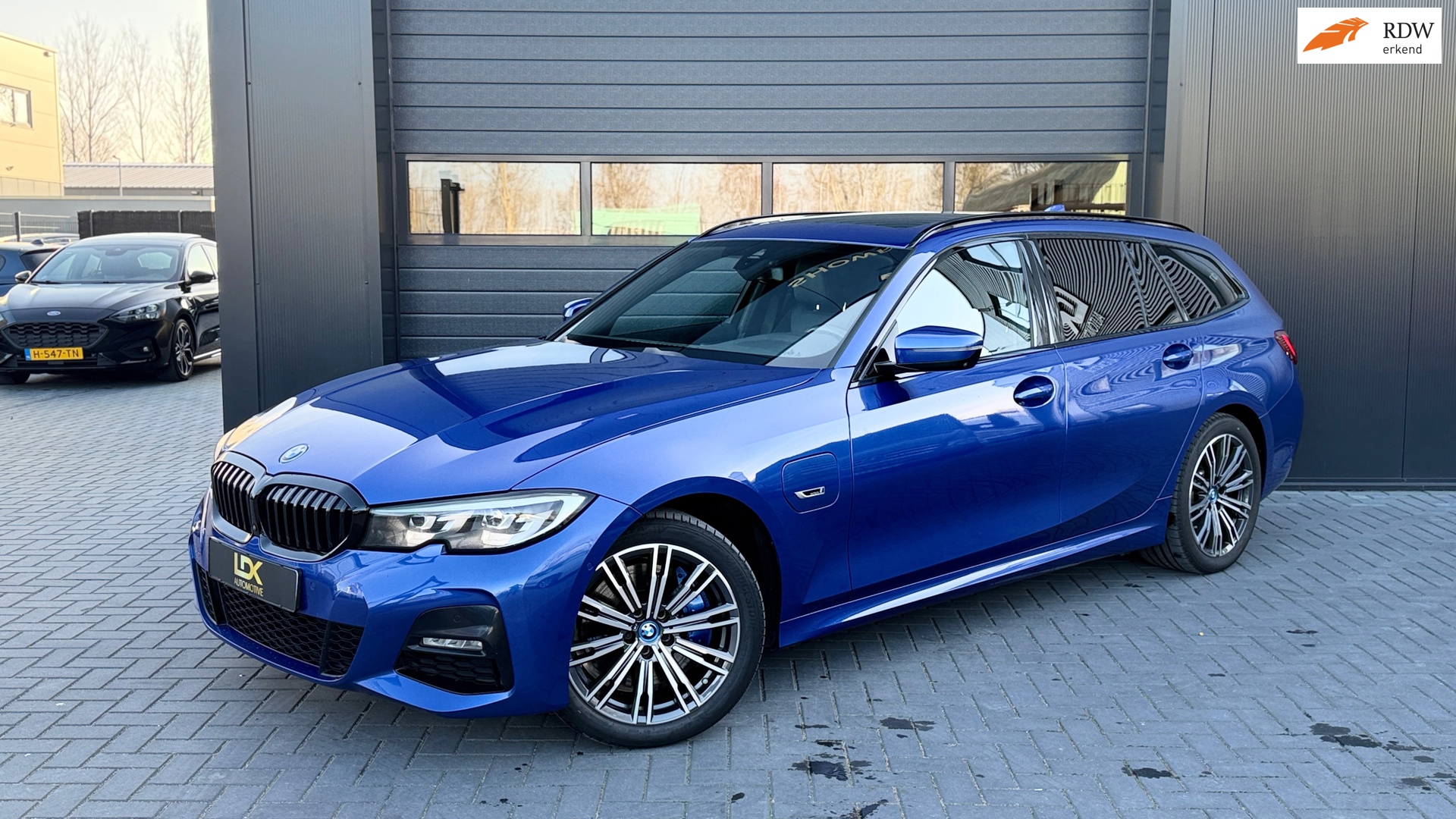 BMW 3-serie Touring 330e Business Edition Plus M Sport|Pano|360Camera