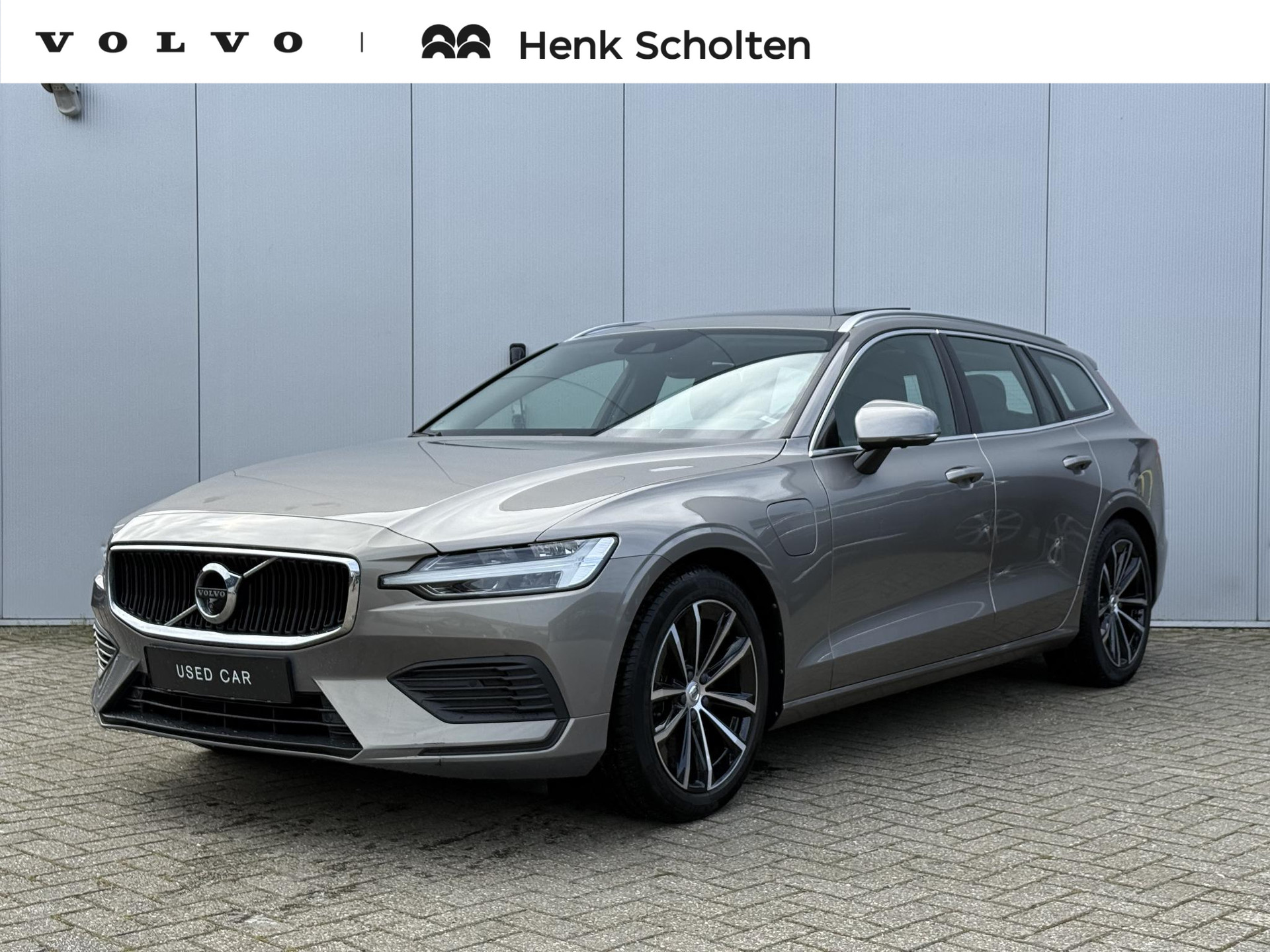 Volvo V60 T6 Twin Engine AWD Momentum Pro |