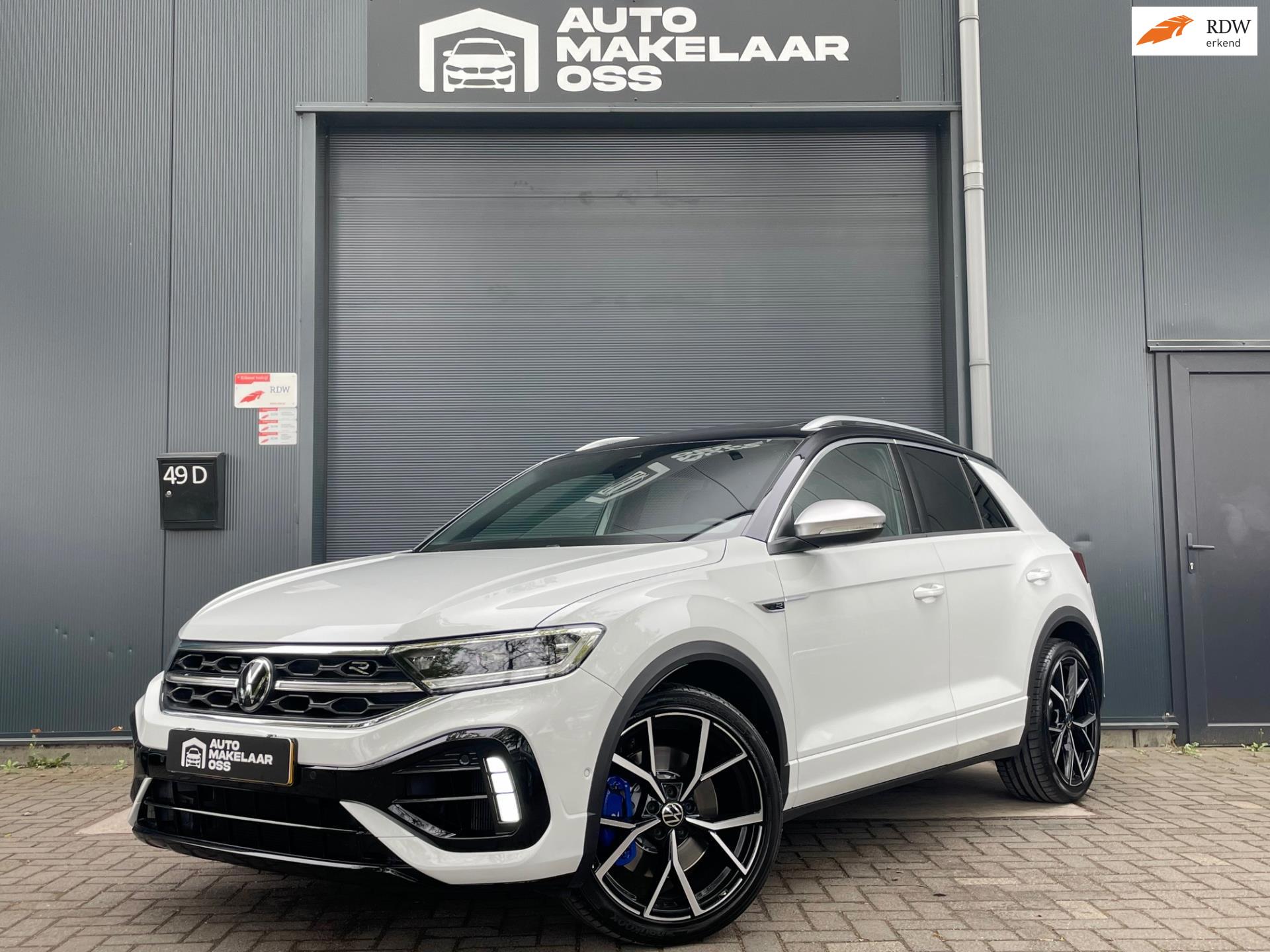 Volkswagen T-ROC R AKRA PANO SFEER CARPLAY CAMERA DIGITAAL COCKPIT LANE ASSIST ACC BLUETOOTH NAVI SPORTMODE DEALER ONDERHOUDEN