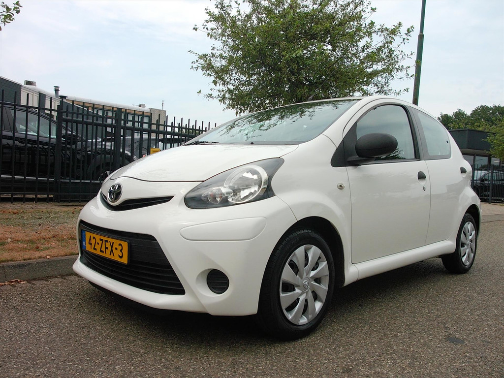Toyota Aygo 1.0 VVT-i 5D Comfort AIRCO APK tot 04-08-2027