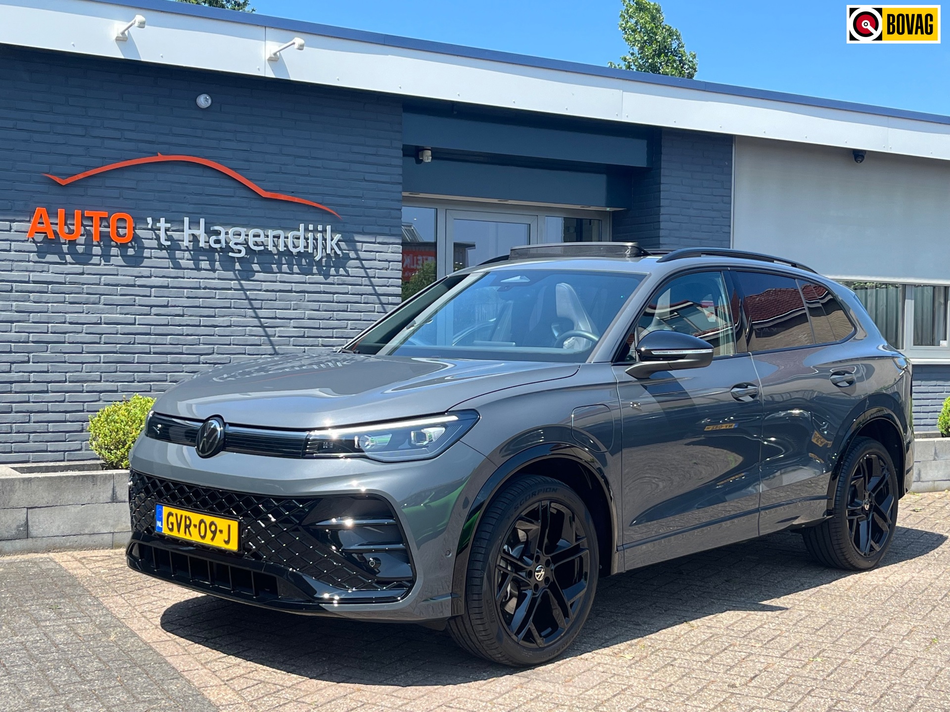 Volkswagen Tiguan 1.5 eHybrid R-Line pano trekh 1EIG 272PK NL-auto 20"