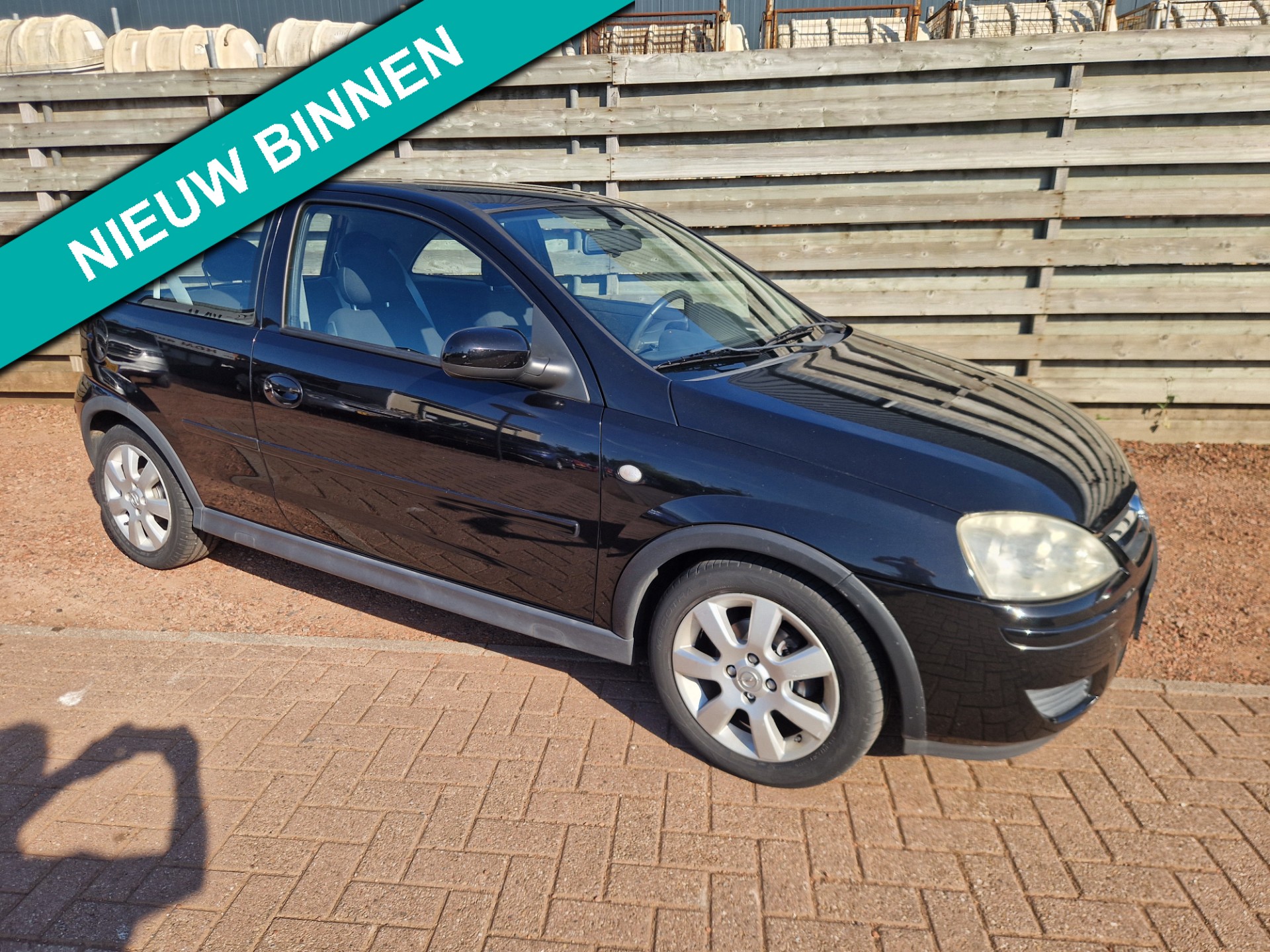 Opel Corsa 1.2-16V Silverline Airco