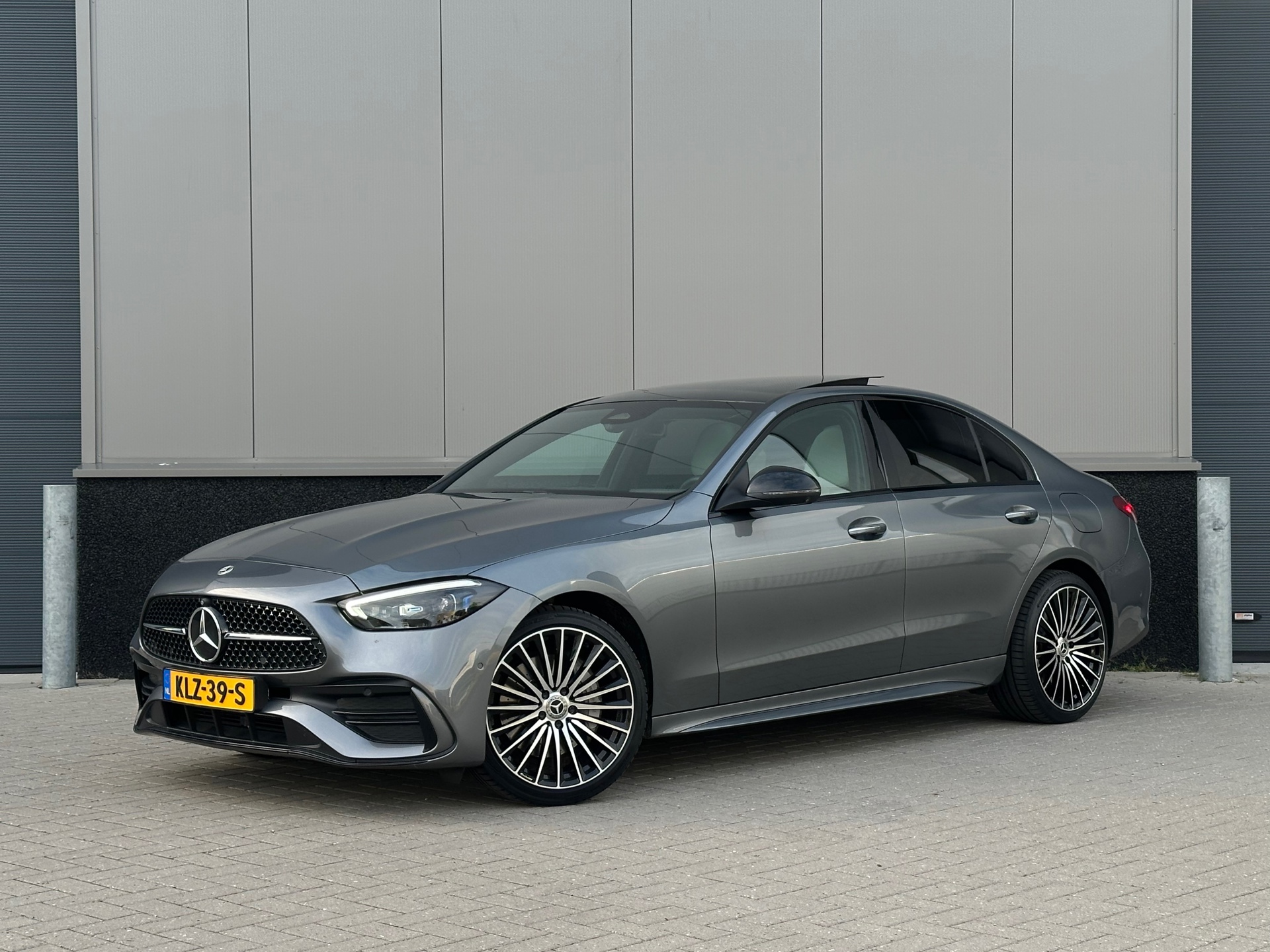 Mercedes-Benz C-klasse 300 e AMG Line |PANO|MEMORY|360|KEYLE