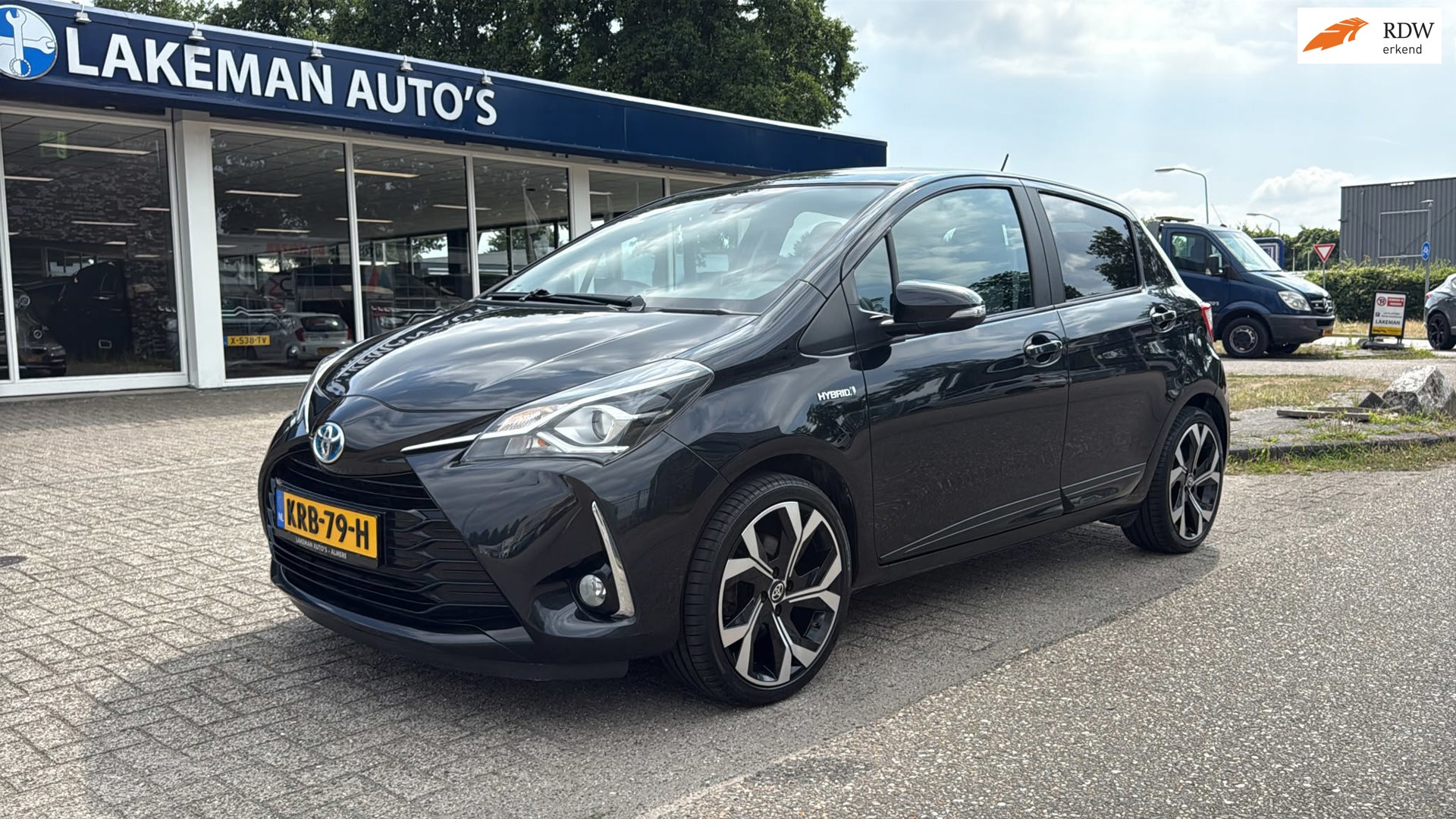 Toyota Yaris 1.5 Hybrid Aspiration Blackline Huurkoop Inruil APK Garantie