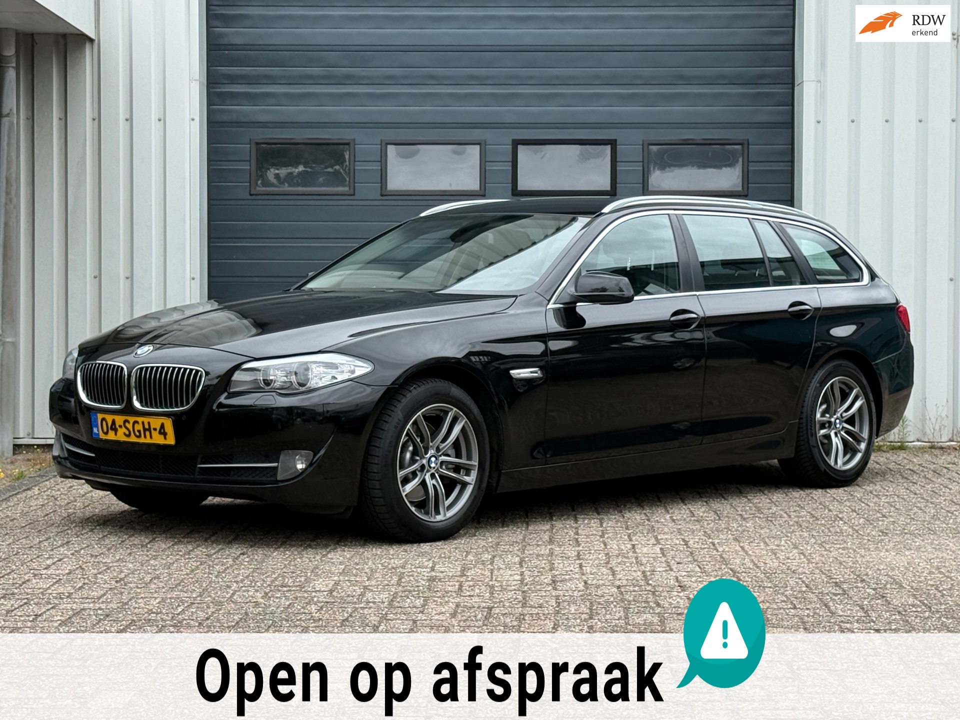 BMW 5-serie Touring 523i Executive NAVI / LEER / CRUISE