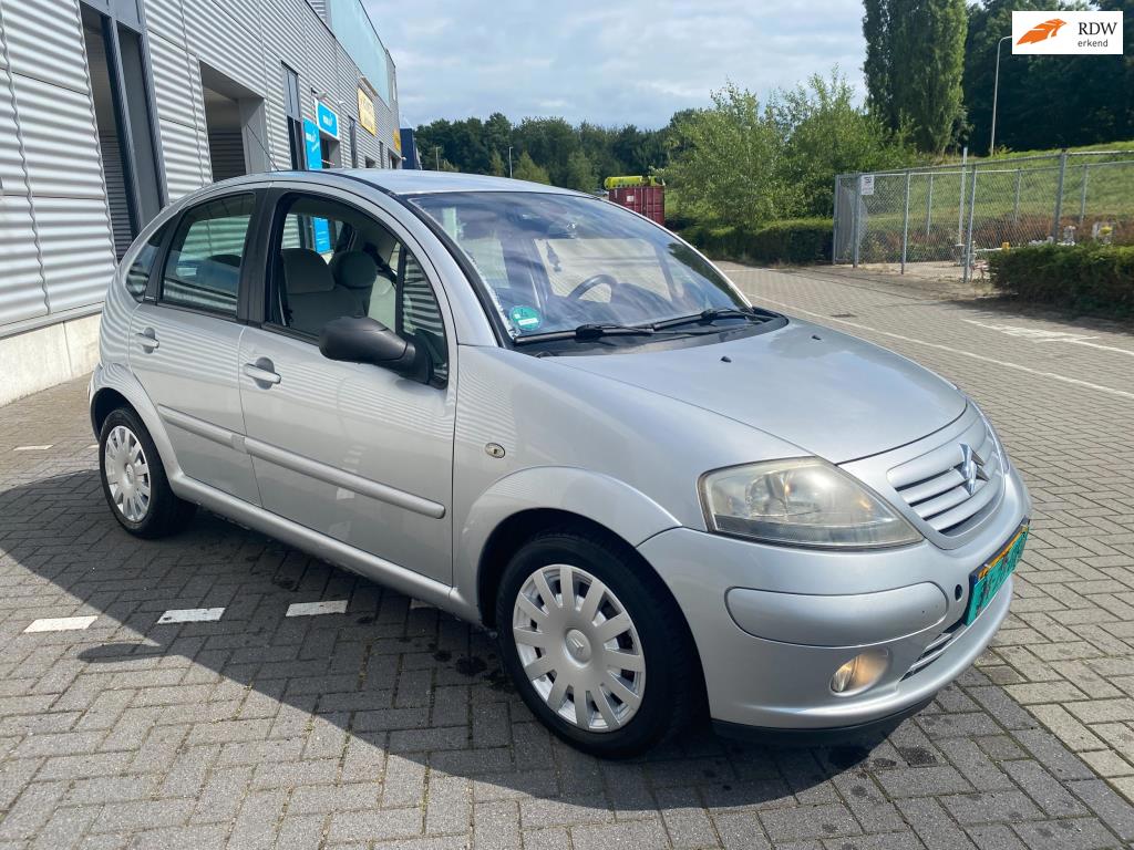 Citroën C3 1.4i Exclusive 5 deurs , Airco , stuurbekrachtging, komplete koprevisie & distr ,nwe apk , zeer mooie goedlopende auto