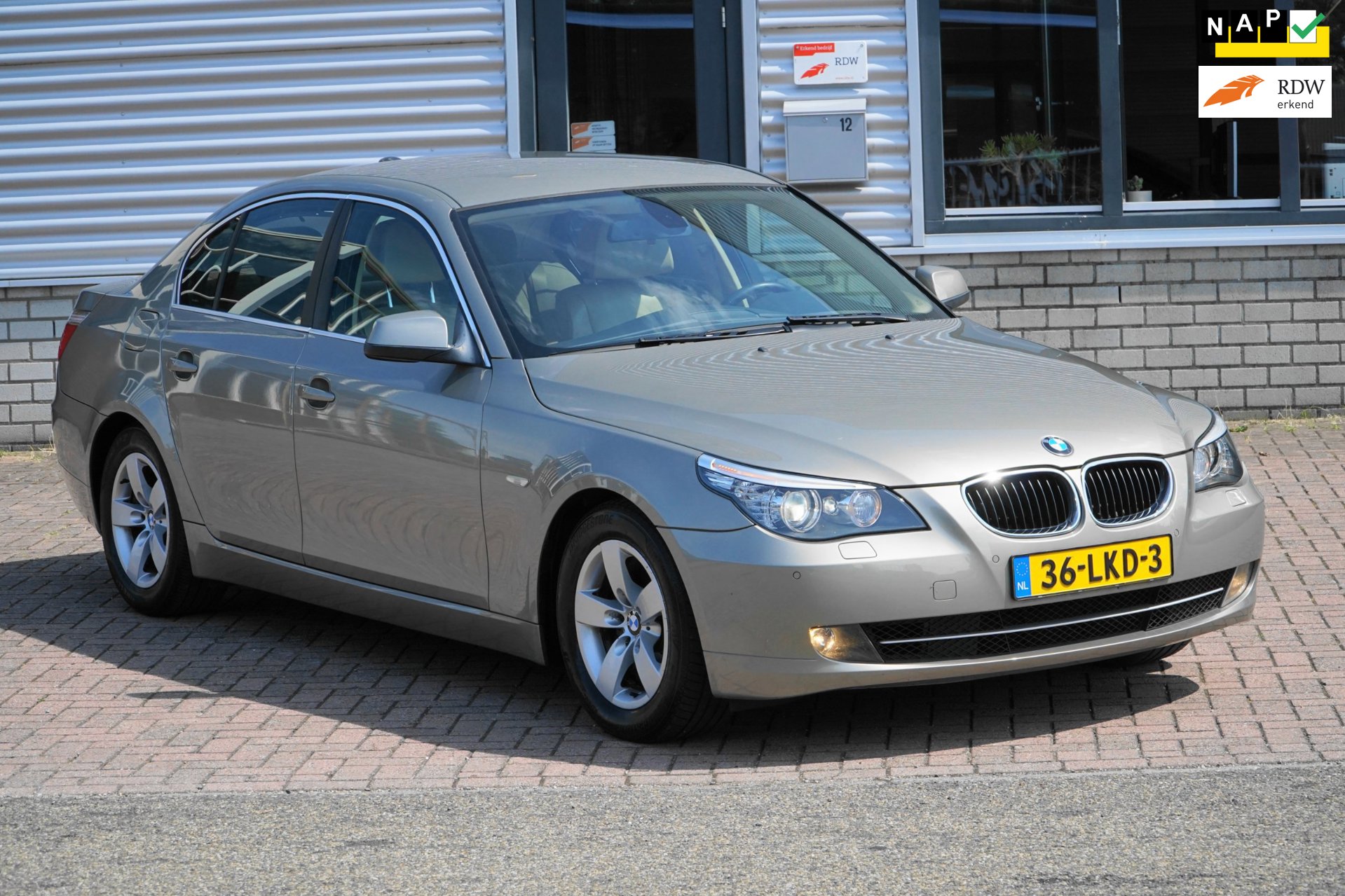 BMW 5-serie 520i LEDER NAVI XENON