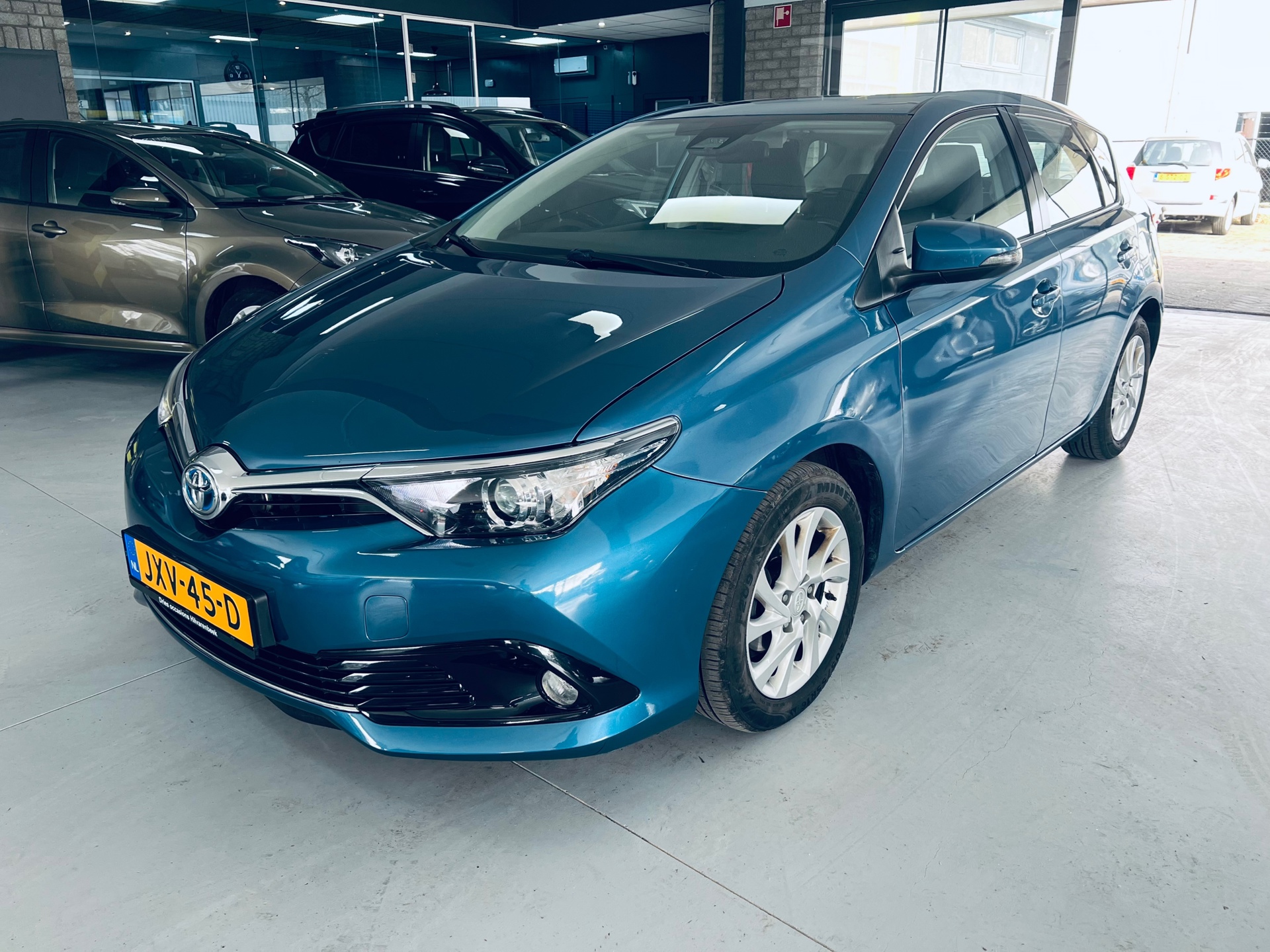 Toyota Auris 1.8 Hybrid Aspiration Gestolen auto – beloning €1000