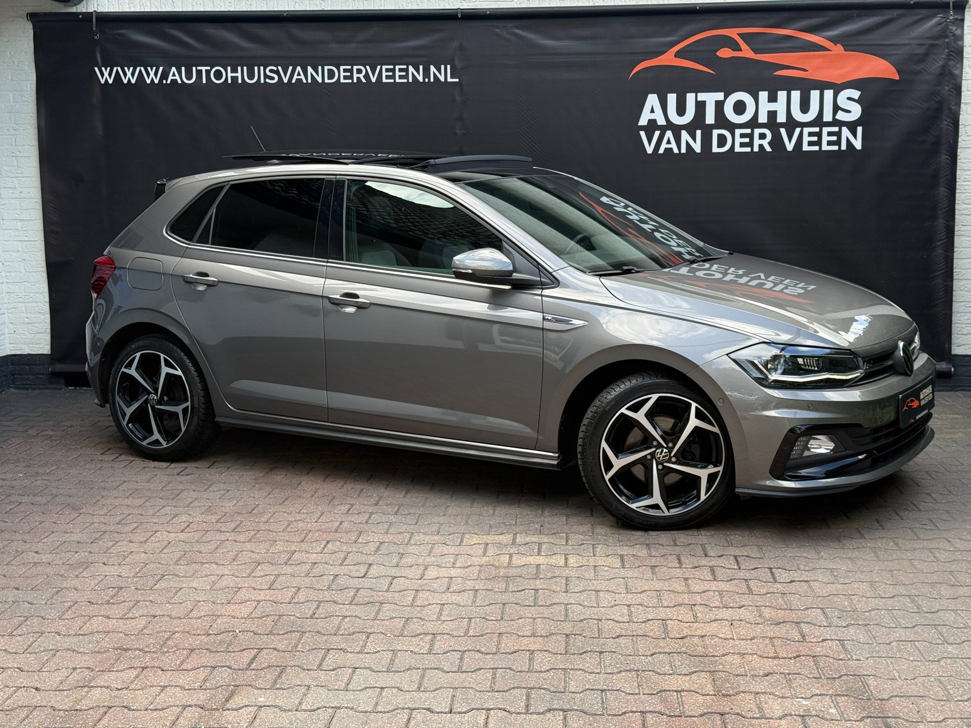 Volkswagen Polo 1.5 TSI R-Line Edition, Panoramadak/Camera/DSG/Beats/Virtual/Etc!