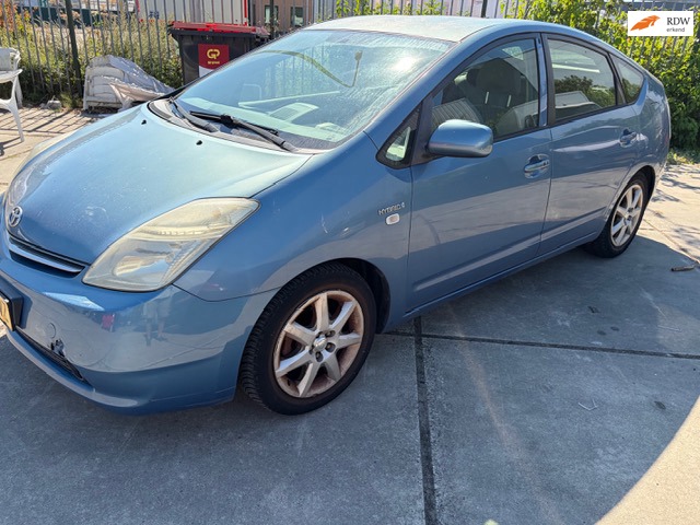 Toyota Prius 1.5 VVT-i airco navigatie