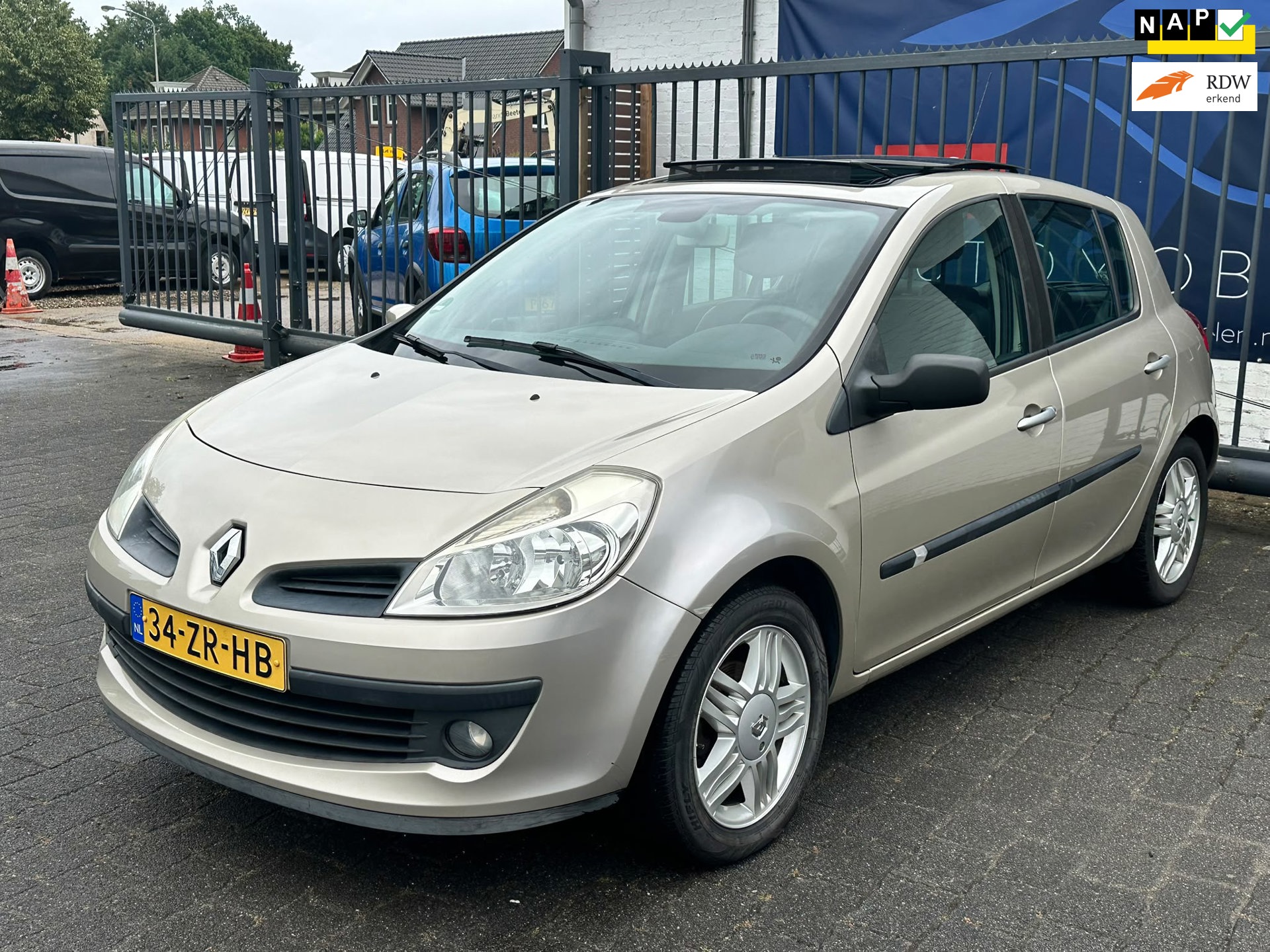 Renault Clio 1.6-16V Dynamique S / PANORAMADAK / AIRCO / CRUISE CONTROL / NAP !!