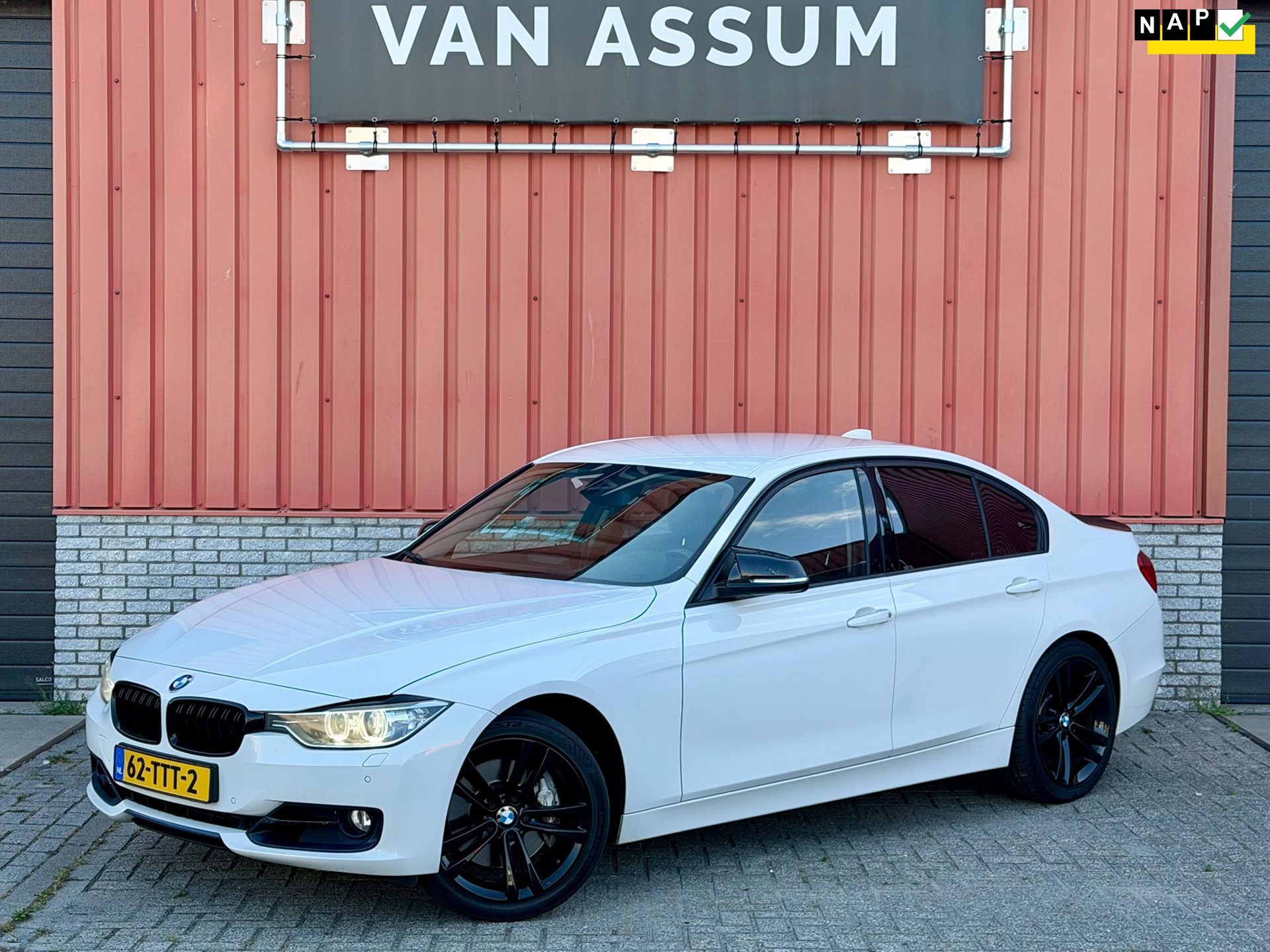BMW 3-serie 335i High Executive NAP PDC Leer Stoelvw Cruise