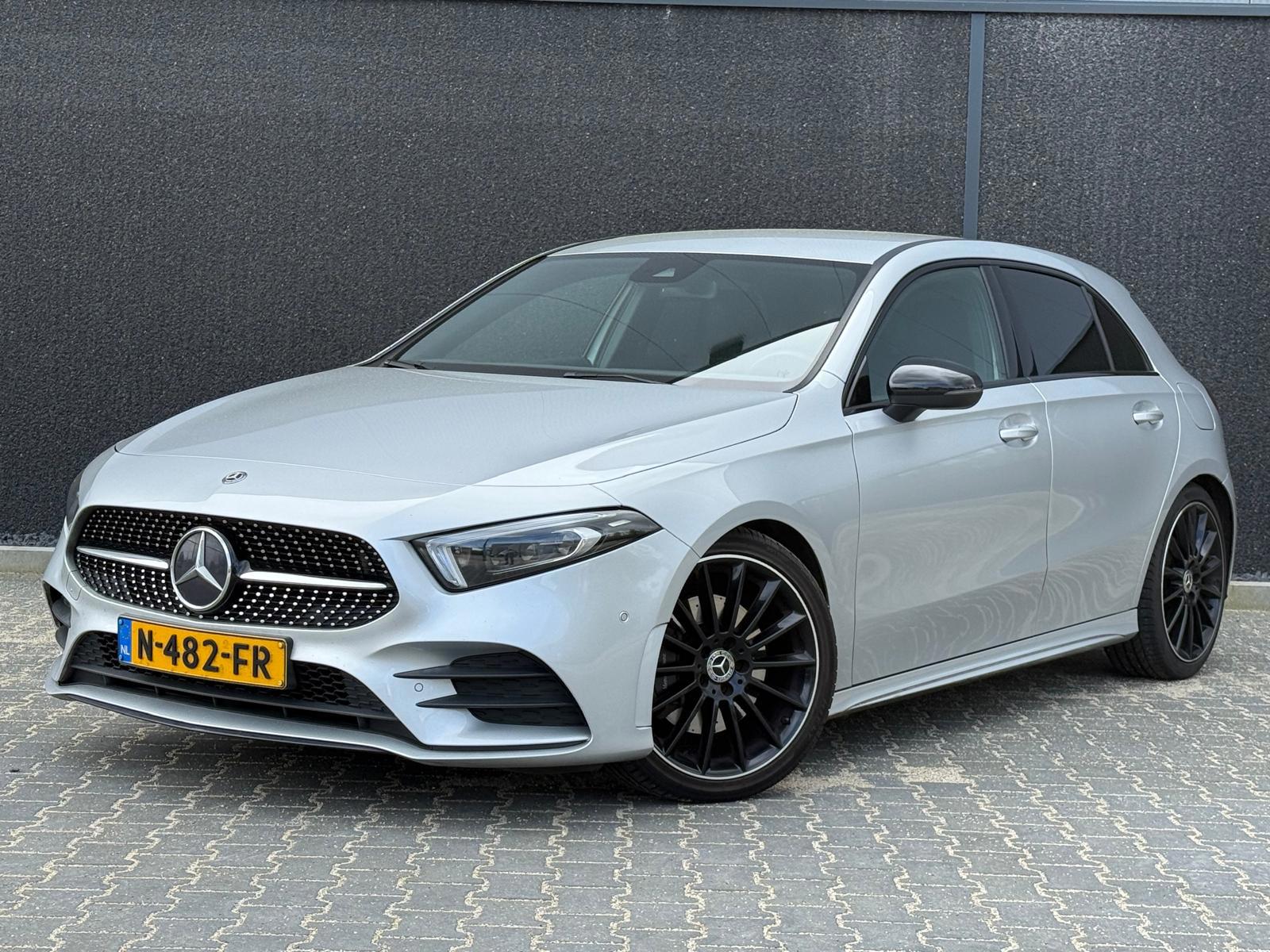 Mercedes-Benz A-klasse A220 AMG Pakket Multibeam Sfeerverlichting