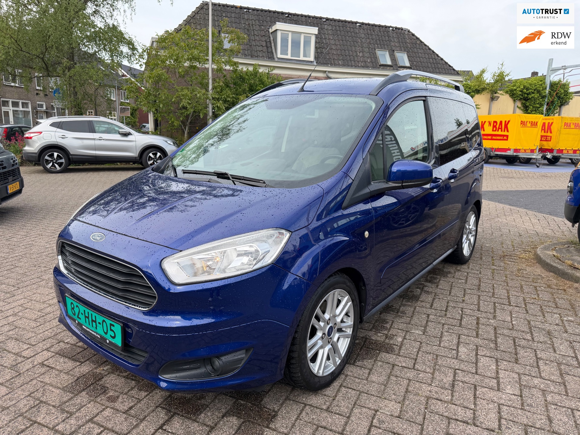 Ford Tourneo Courier 1.0 Titanium