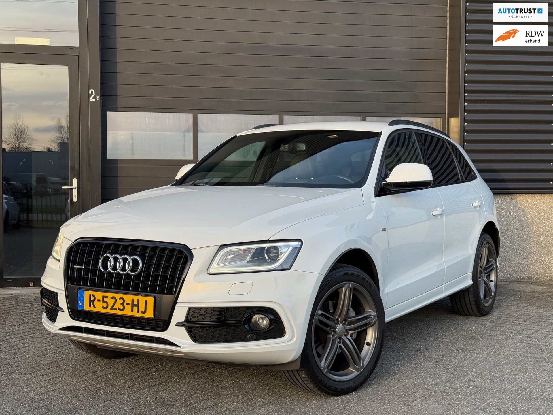 Audi Q5 2.0 TFSI quattro S-line Camera Xenon black