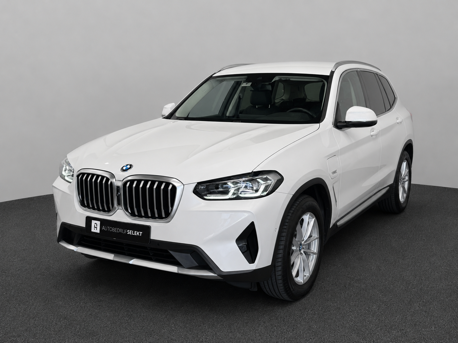 BMW X3 XDrive30e | NIeuw model | Trekhaak | LED | Keyless | 360 camera | Stoelverwarming | 1e eigenaar