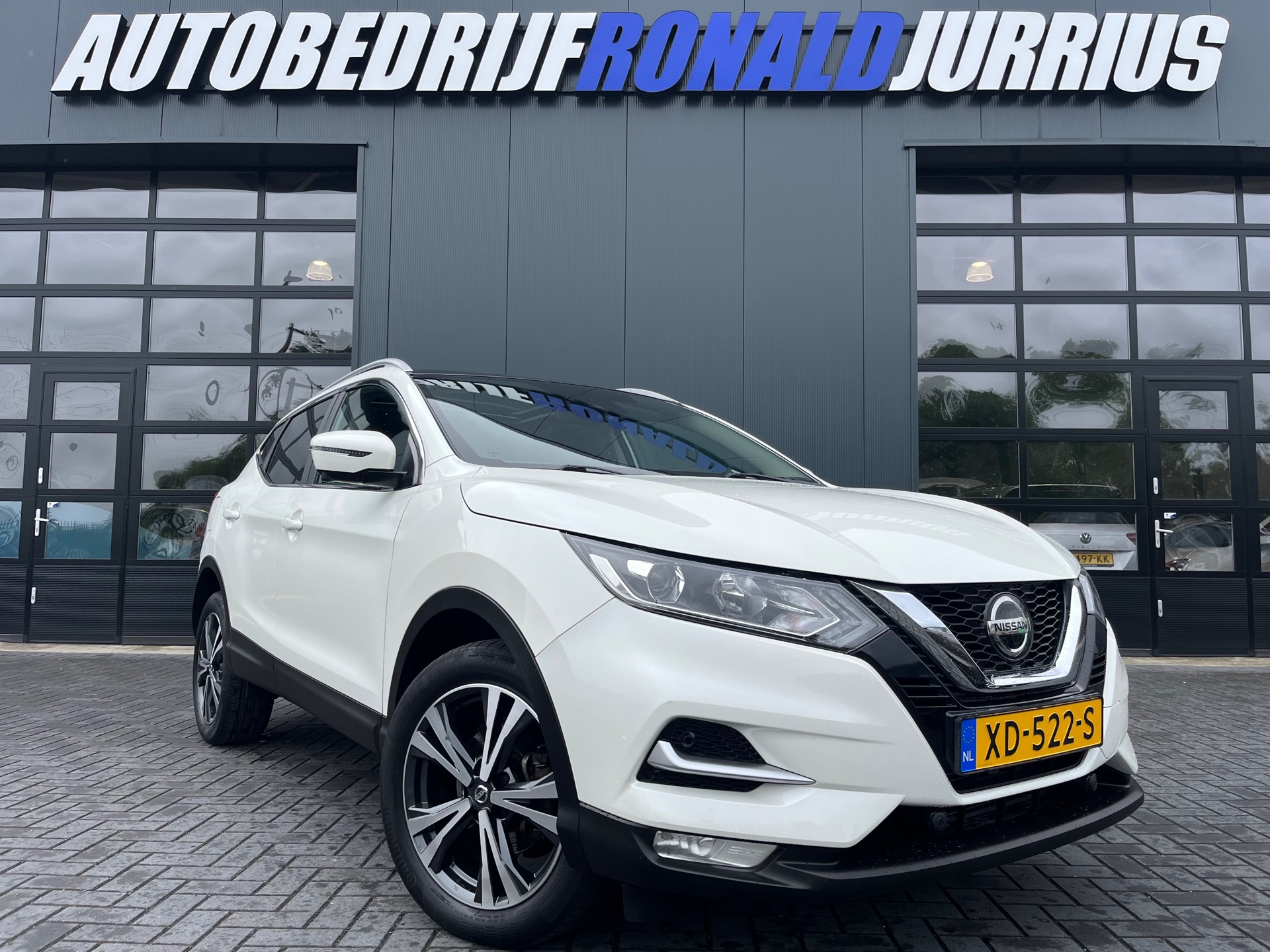 Nissan Qashqai 1.2 Tekna + Lage.km /Panoramadak/Automaat/Camera/Climatronic/Navigatie/2De Eigenaar/Goed onderhouden