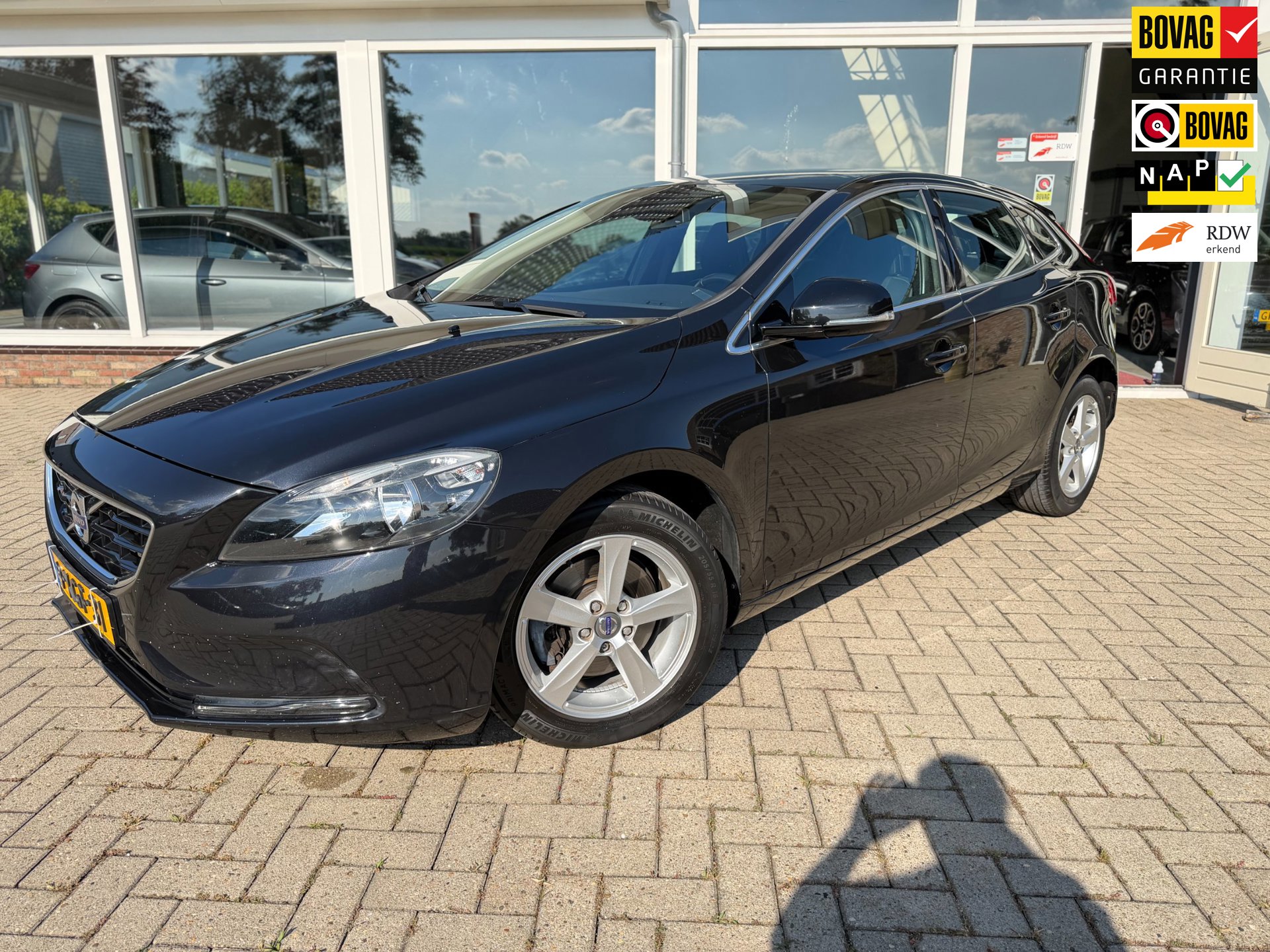 Volvo V40 1.6 T2 Momentum/ Navi/ Leder/ Soel verwarming/ Cruise/ NAP/ Dealer onderhouden
