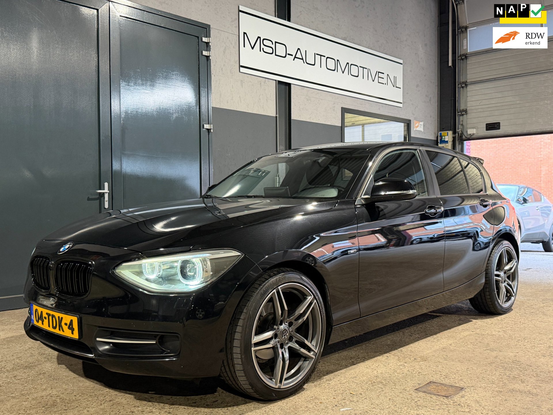 BMW 1-serie 116i Business+ Apple Carplay Onderhouden NAP