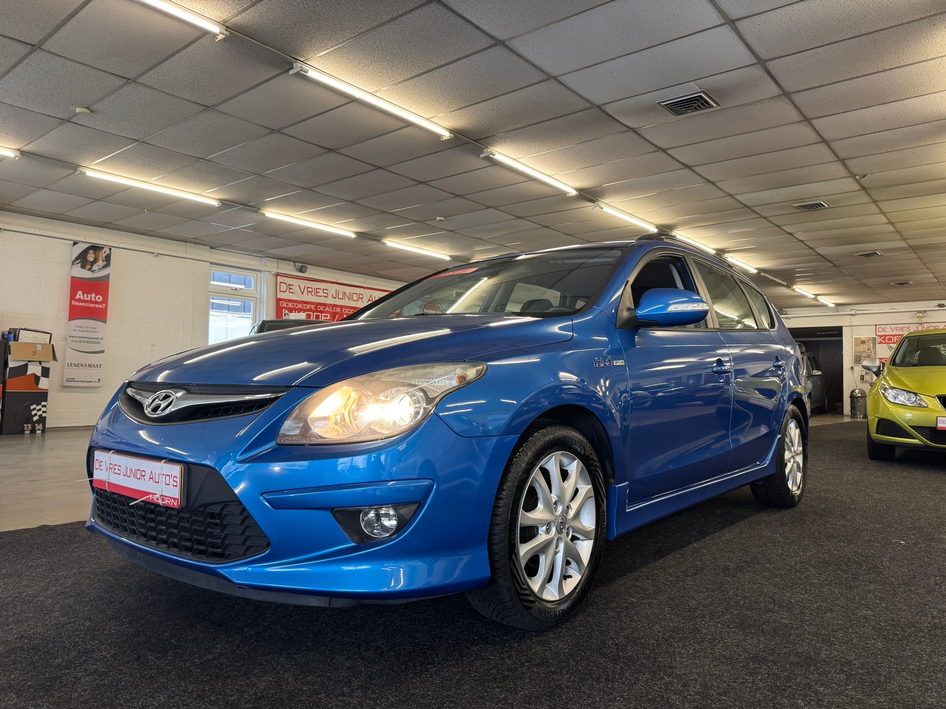 Hyundai I30 CW 1.6i Bleu drive. Nieuwe apk bij aflevering, Cruise/climate control, trekhaak, isofix en meer!