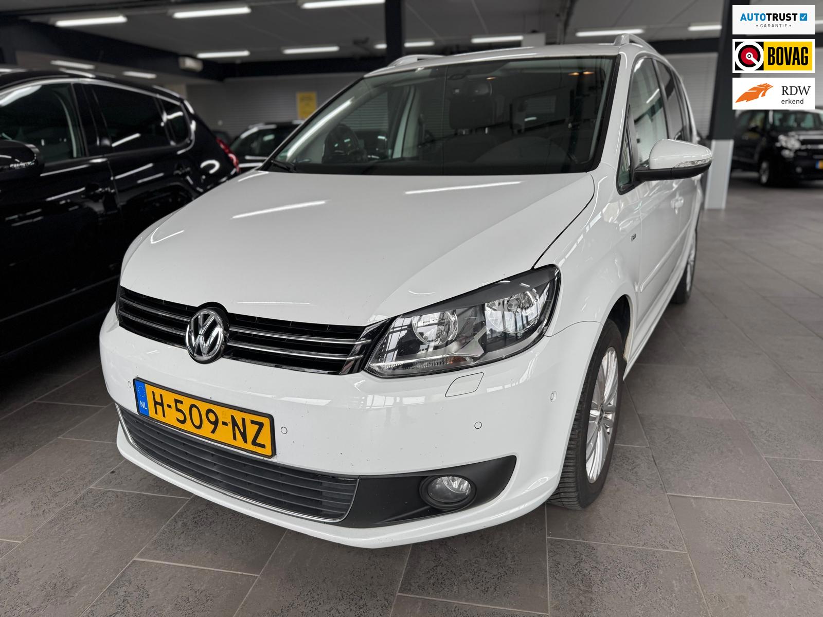 Volkswagen Touran 1.2 TSI Highline BlueMotion 7p. Navi Clima cruise lm-velgen elekt-pakket parkeersensoren stoelverwarming