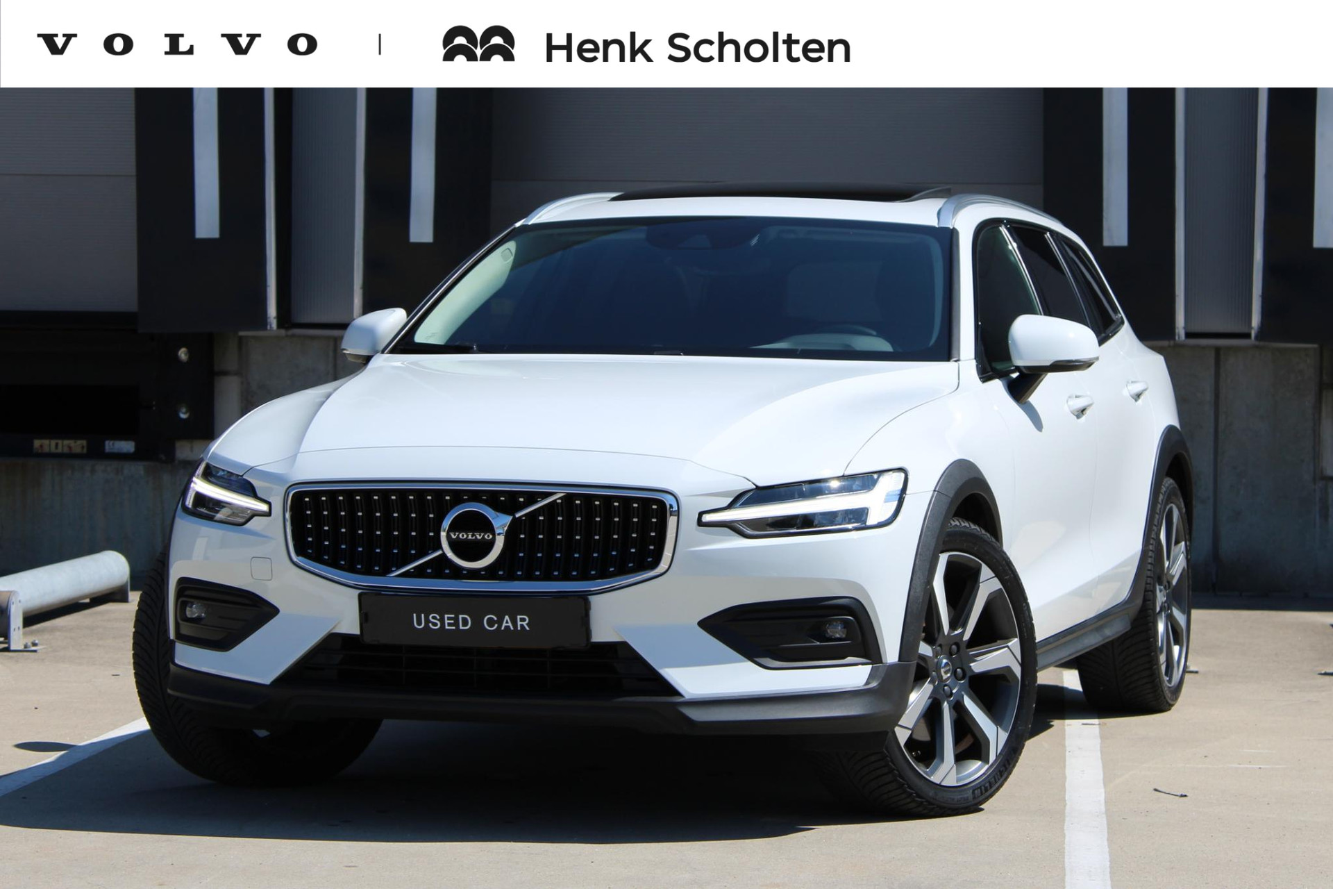 Volvo V60 Cross Country B5 AWD Pro |
