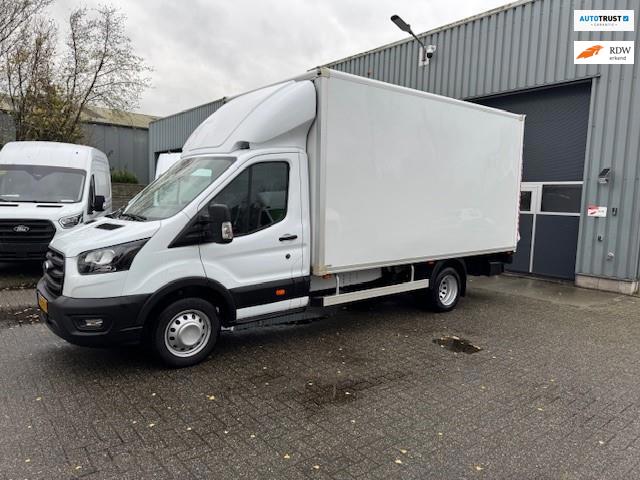 Ford TRANSIT 350 2.0 TDCI L4H1 Trend RWD Meubelbak met laadklep. We leveren deze af met een set winterbanden.