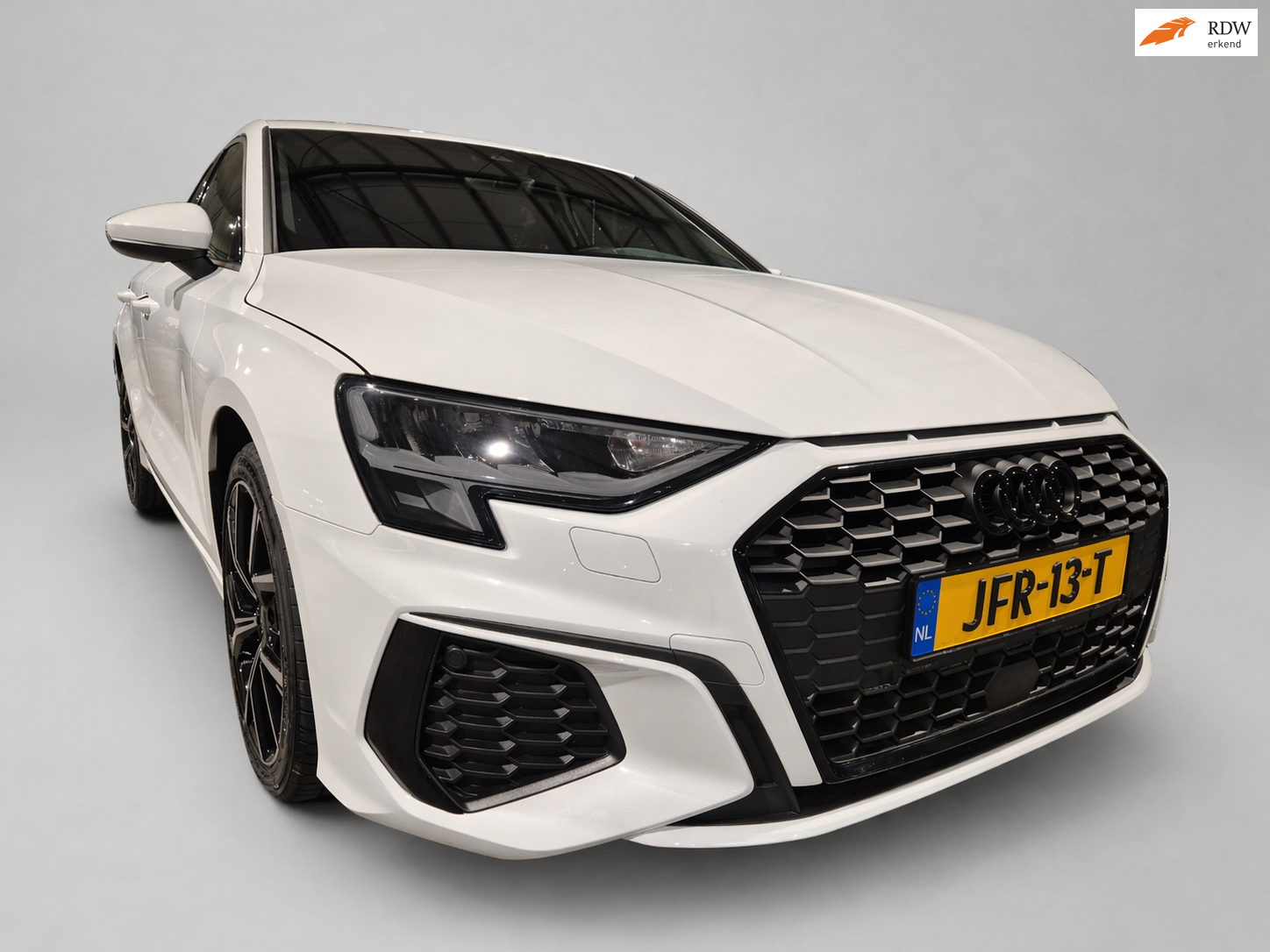 Audi A3 SPORTBACK 30 TFSI Pro Line - Automaat - Virtual Dashboard - Adapt Cruise - CarPlay - Navigatie - Stoelverw - Incl BTW