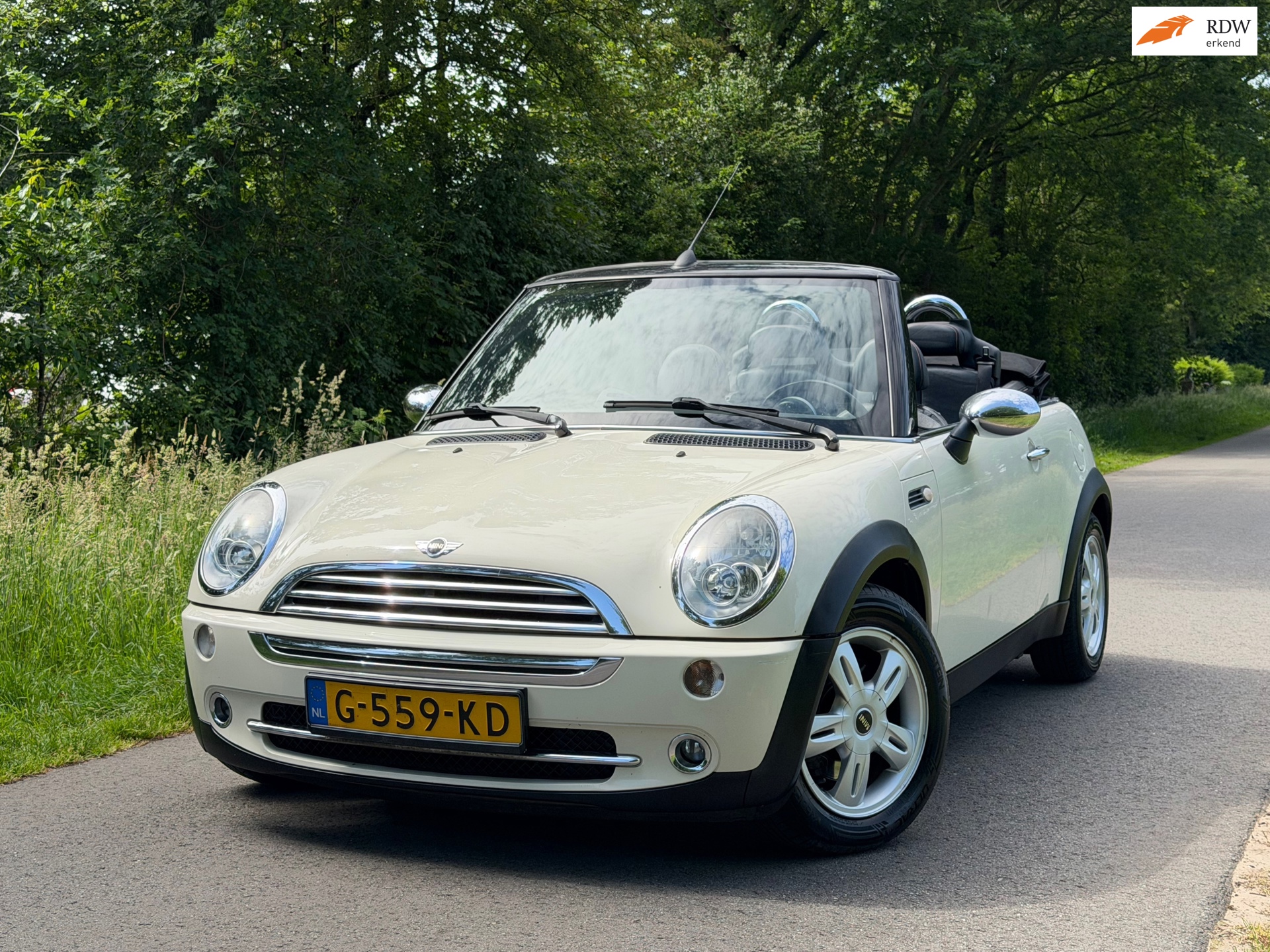 Mini Cabrio 1.6 One | Nieuwe apk + Airco Nu € 3.975,-!!!