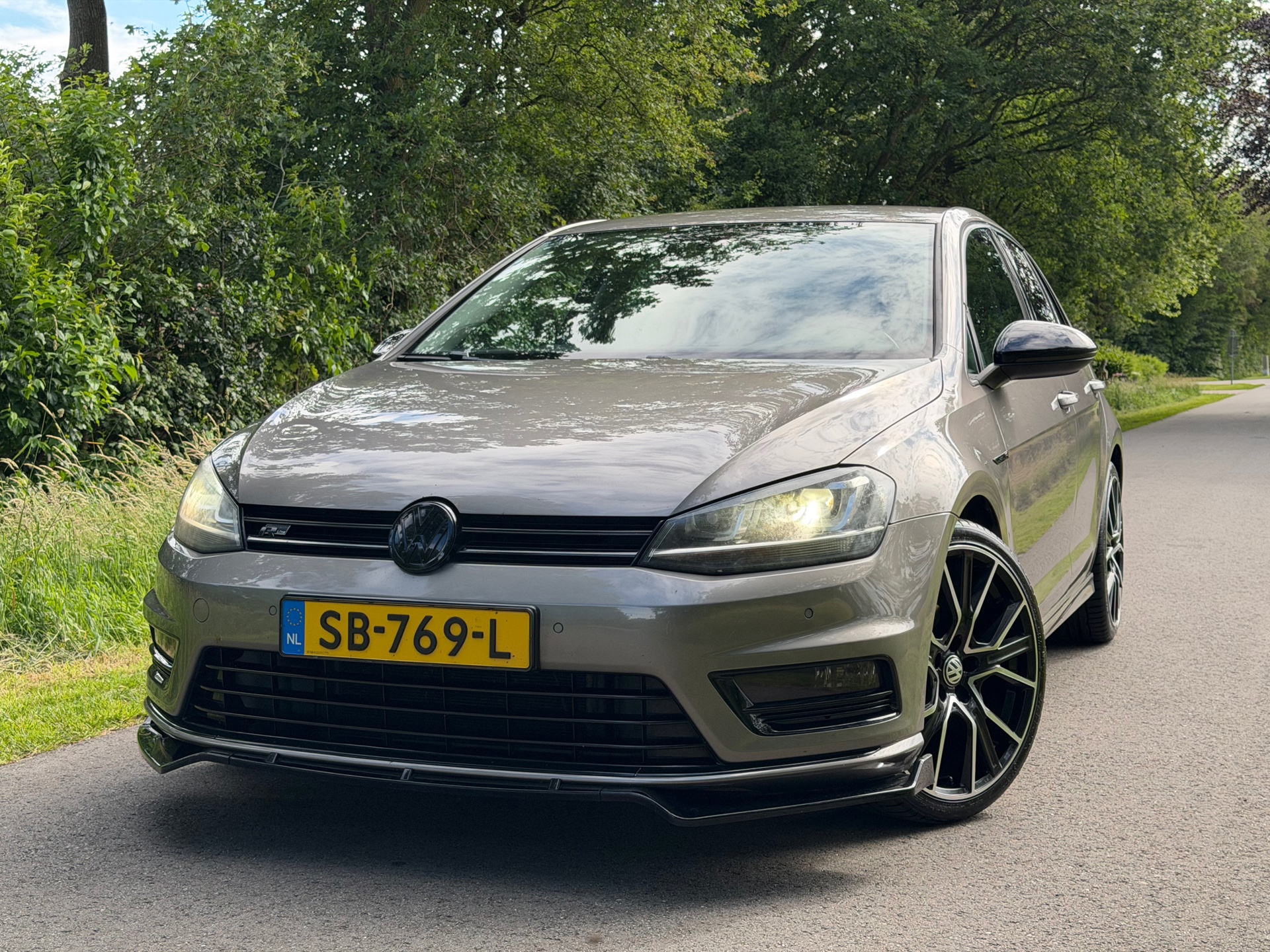 Volkswagen Golf 1.4 TSI Highline | R-Line + 4- Uitlaten + Keyless Nu € 8.975,-!!!