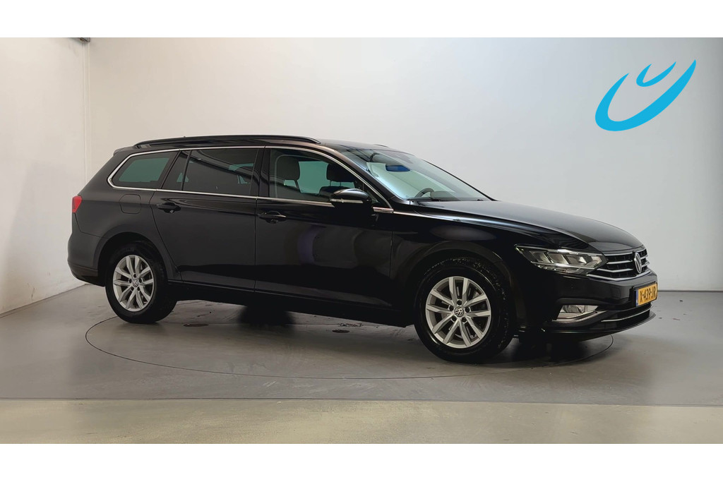 Volkswagen Passat Variant 1.5 TSI 150pk DSG Business Navigatie Parkeersensoren Trekhaak