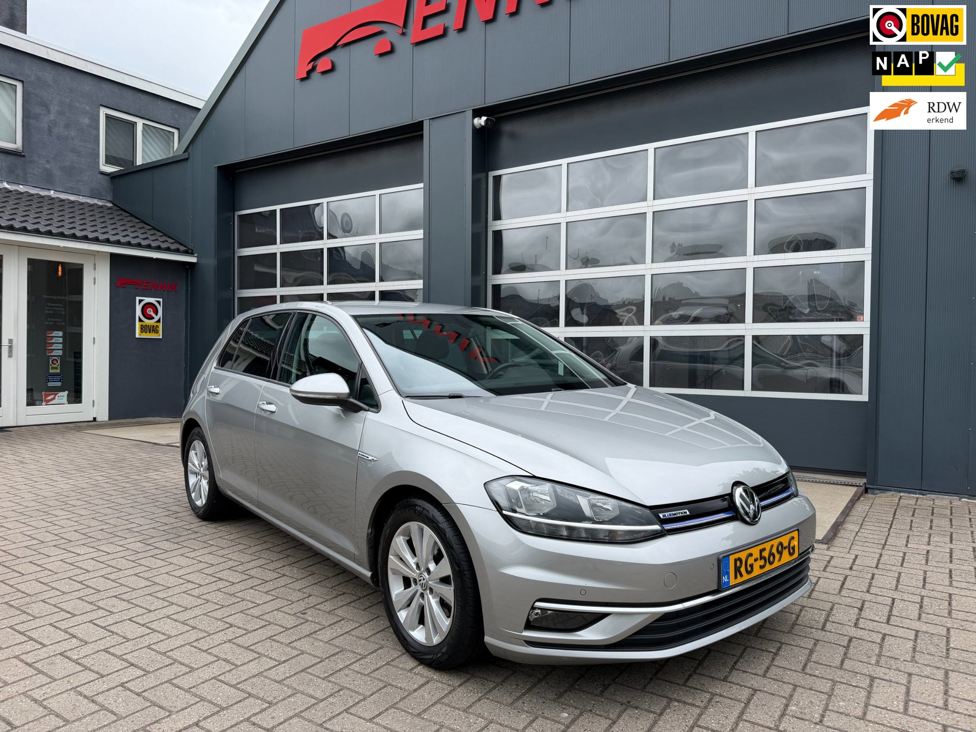 Volkswagen Golf 1.5 TSI Comfortline / ACC / Carplay / Park Pilot / NL Auto met NAP.
