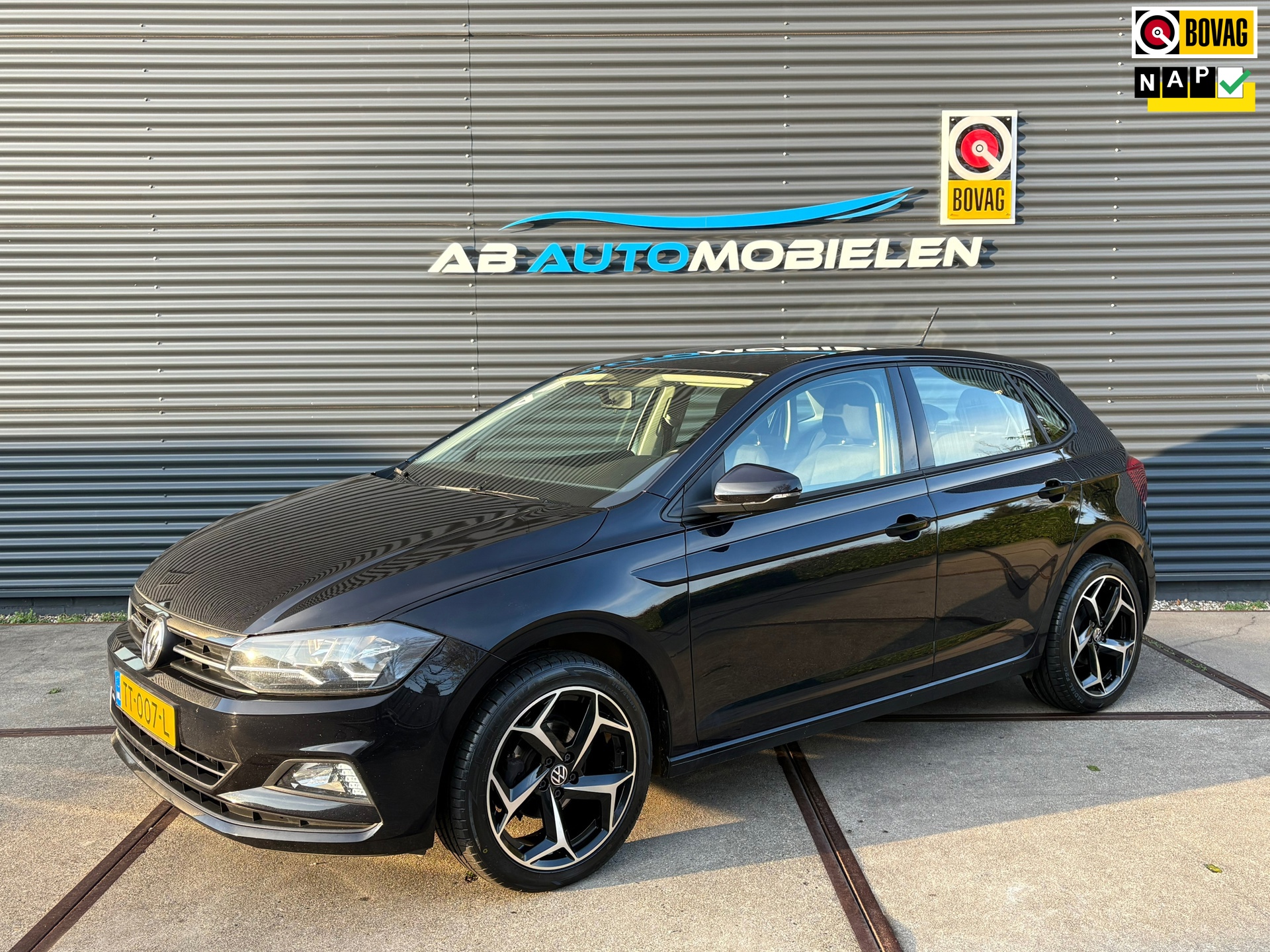 Volkswagen Polo 1.0 TSI Comfortline CARPLAY/ NAVI
